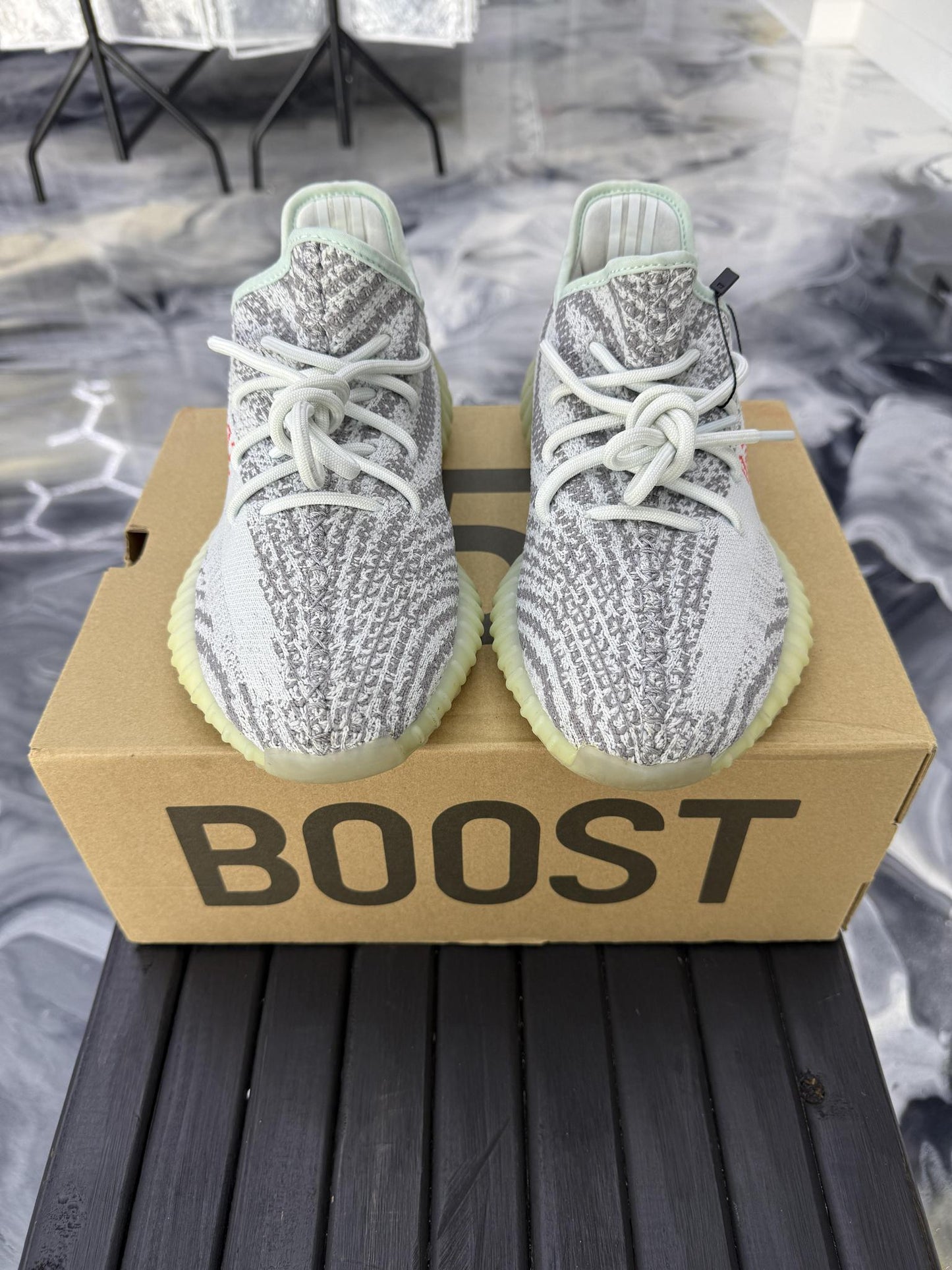 Yeezy 350 "Blue Tint" Used Size 8