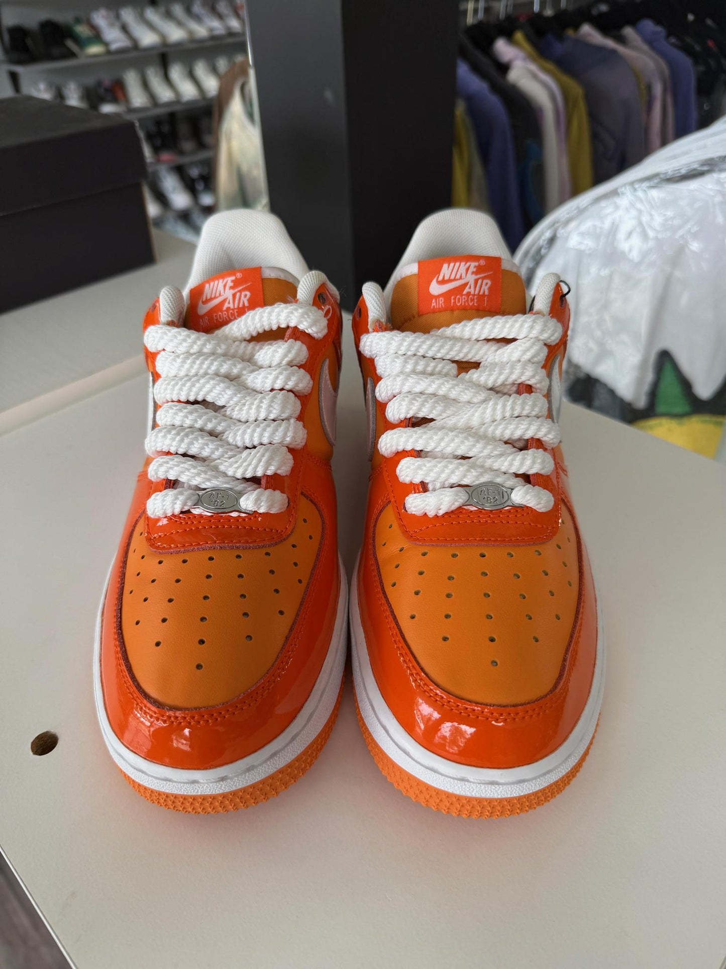 Air Force 1 Low "Safety Orange" Used Size 7.5