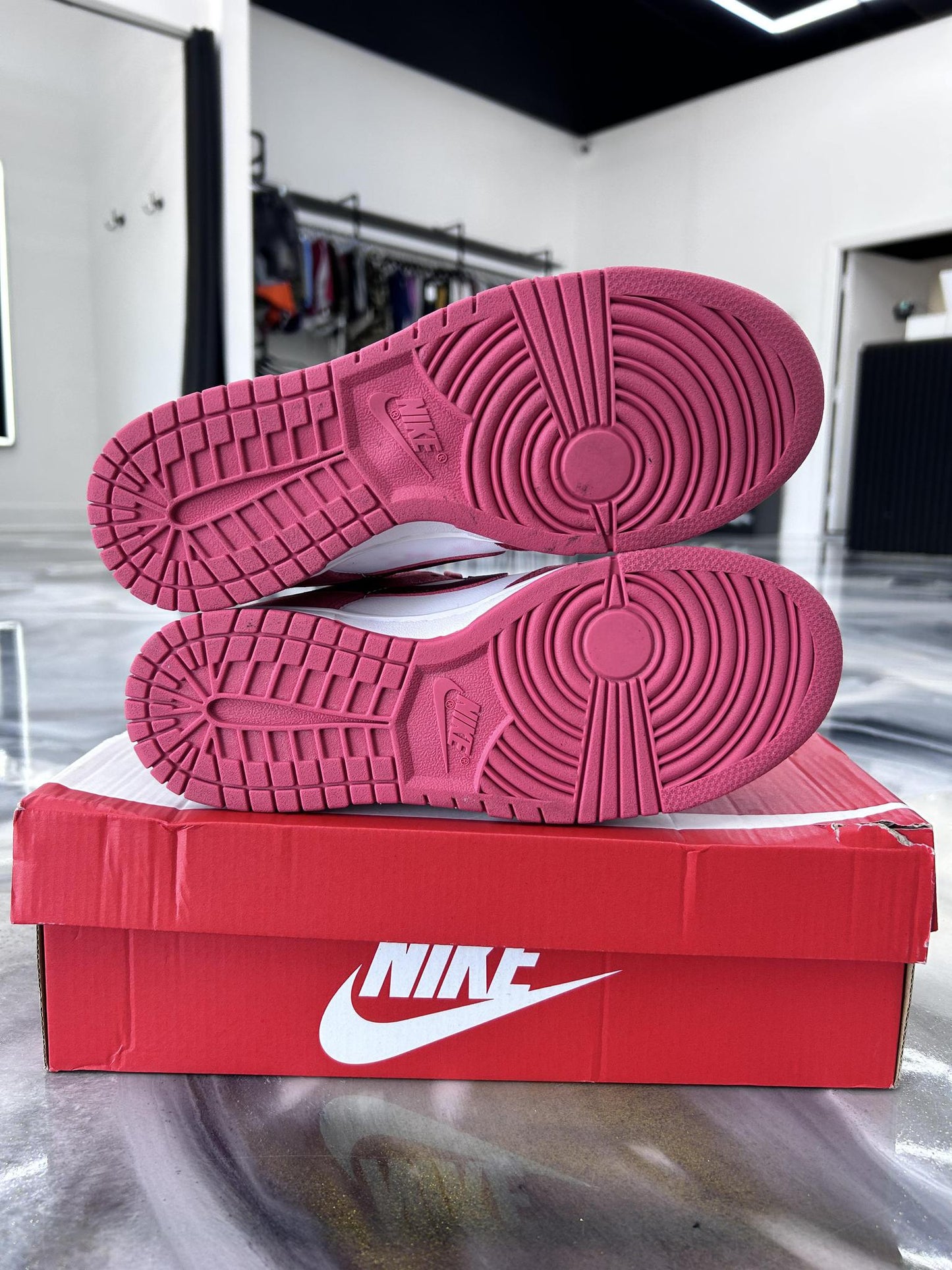 Nike Dunk Low "Valentine's Day" Used Size 6.5Y/8W