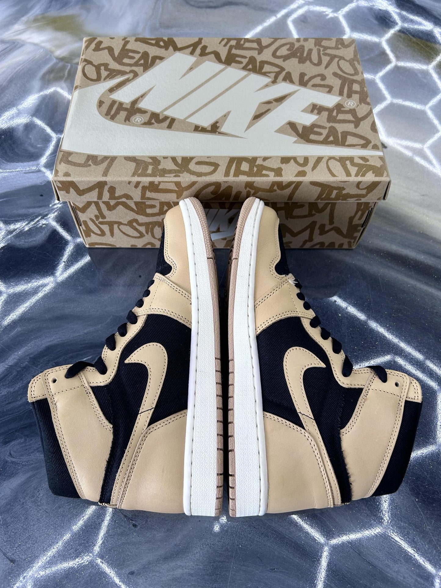 Jordan 1 High "Heirloom" Used Size 9