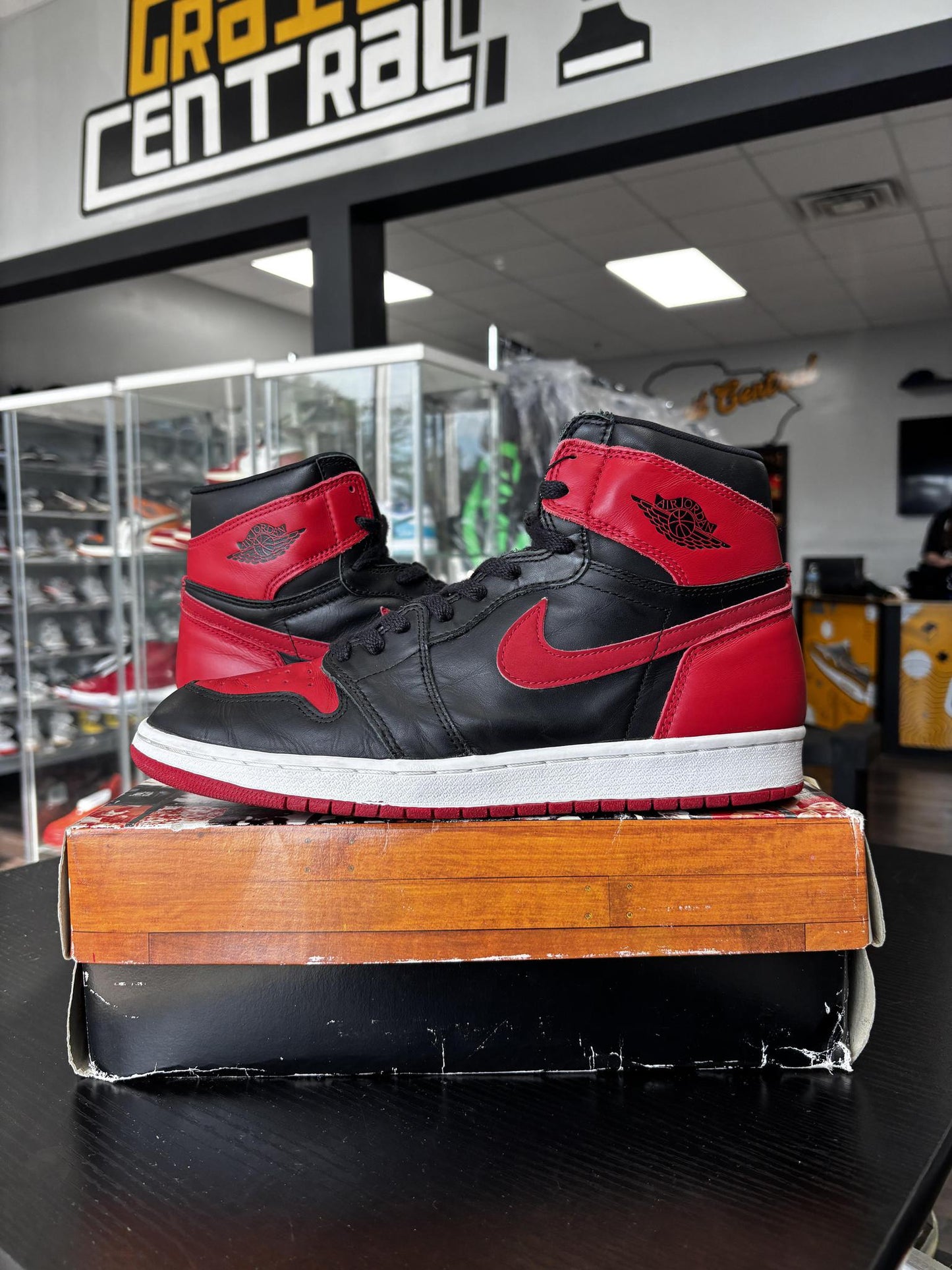 Jordan 1 "Bred" (1994) Used Size 11.5