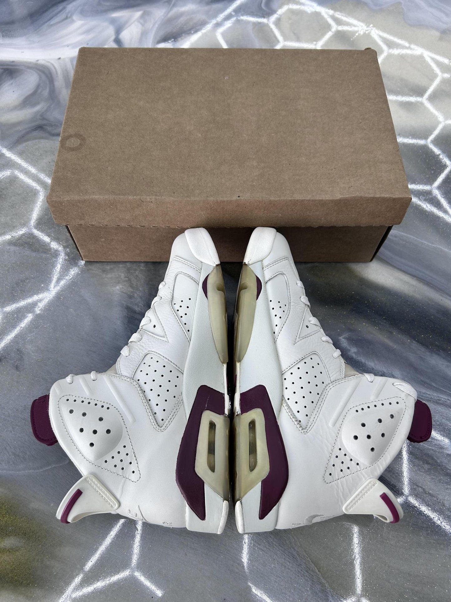 Jordan 6 "Maroon" Used Size 8.5