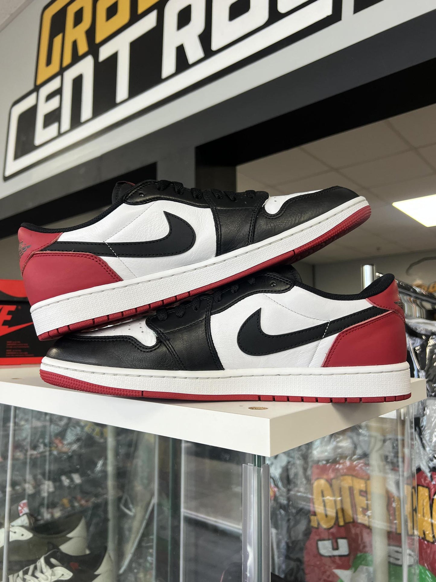 Jordan 1 Low Bred Toe Used Size 13
