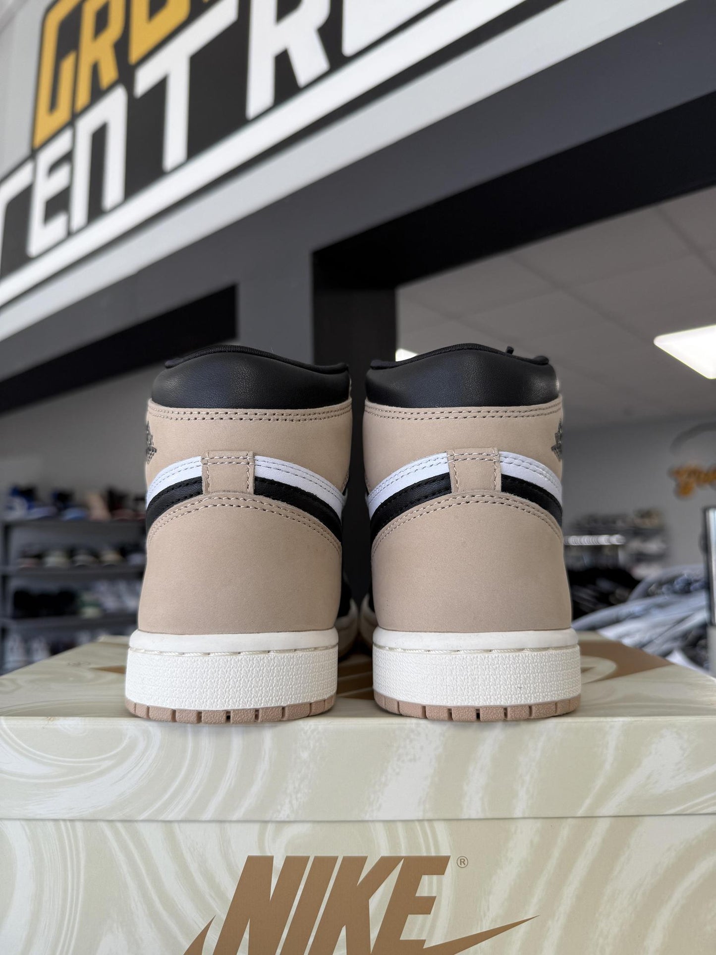 Jordan 1 "Latte" Used Size 5Y/6.5W