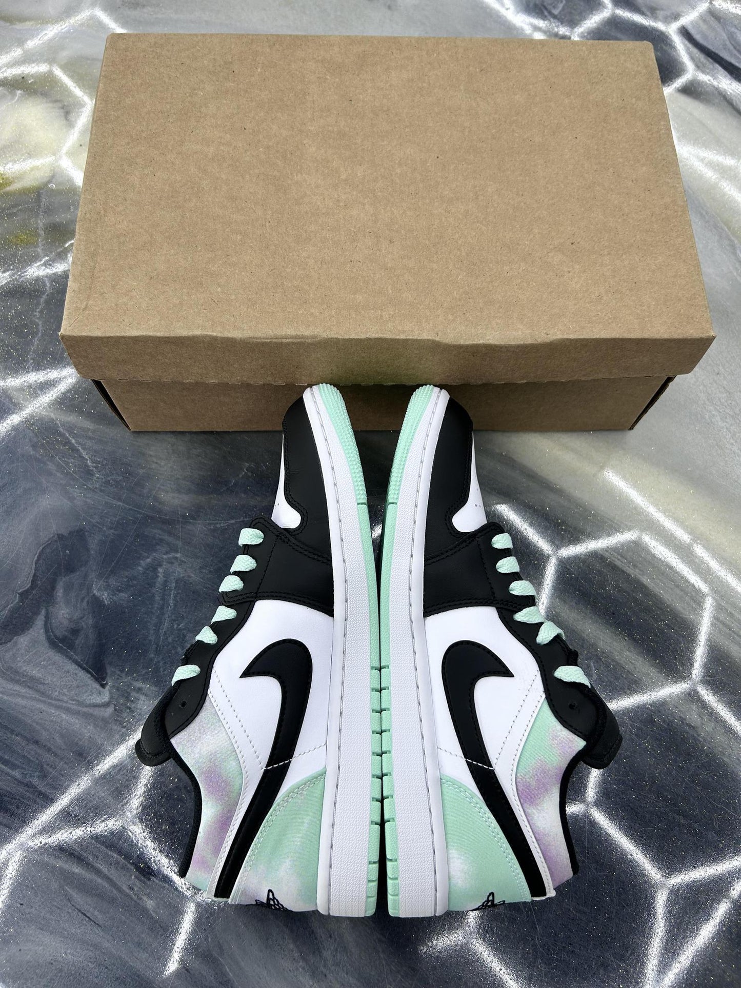Jordan 1 Low "Tie-Dye" Used Size 8.5