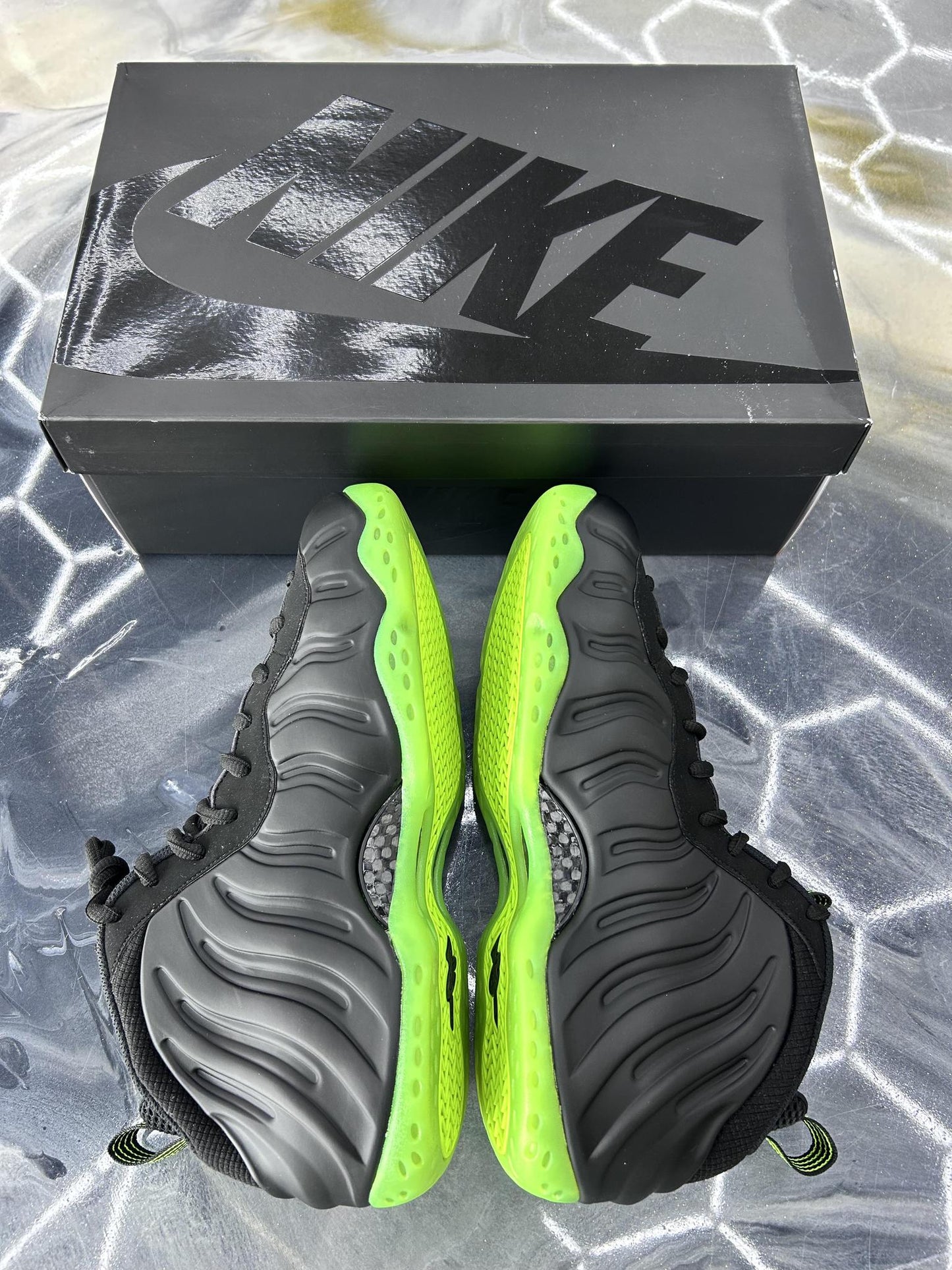 Nike Foamposite "Black Volt" Used Size 11.5