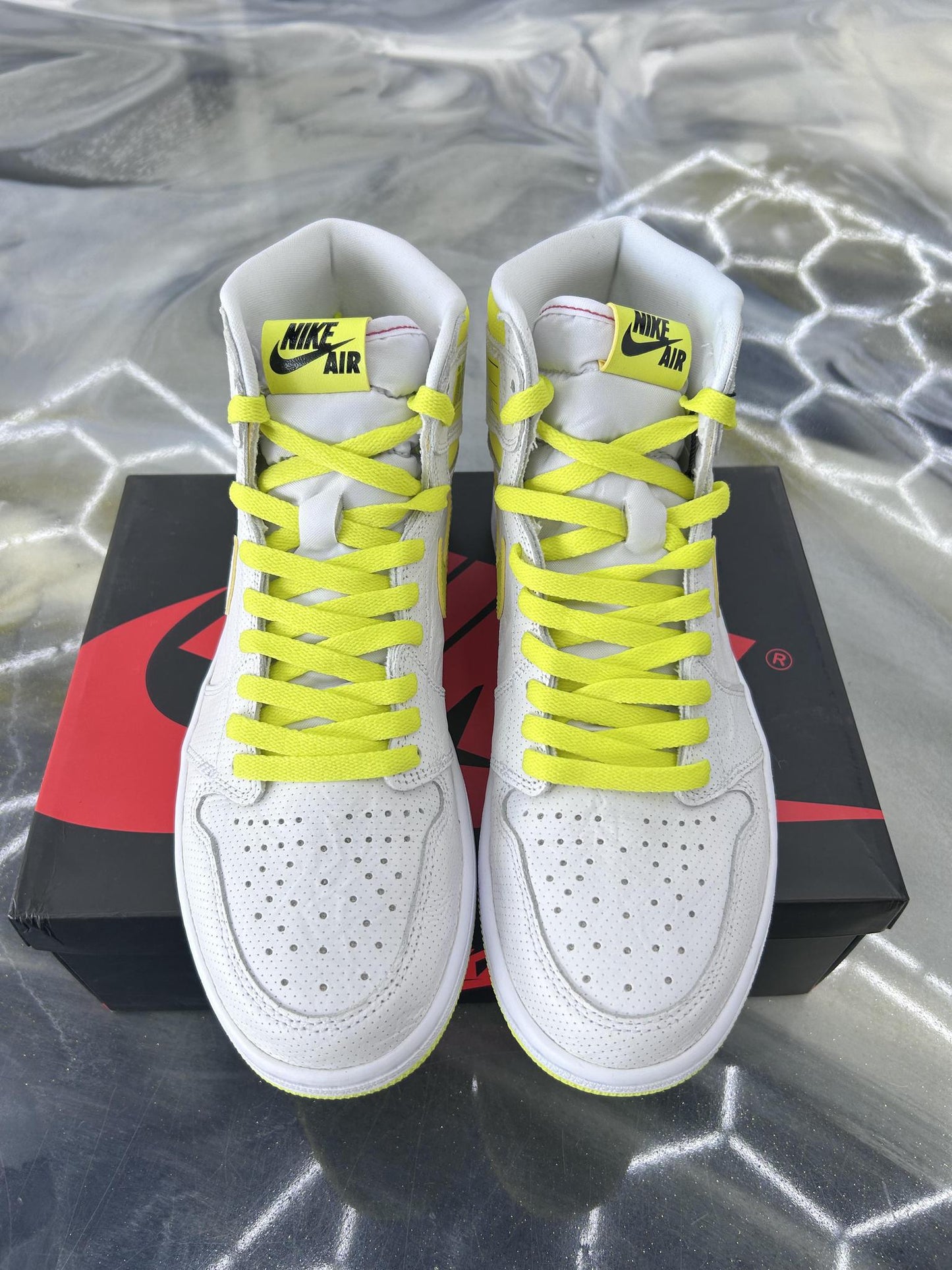 Jordan 1 "First In Flight" Used Size 9.5