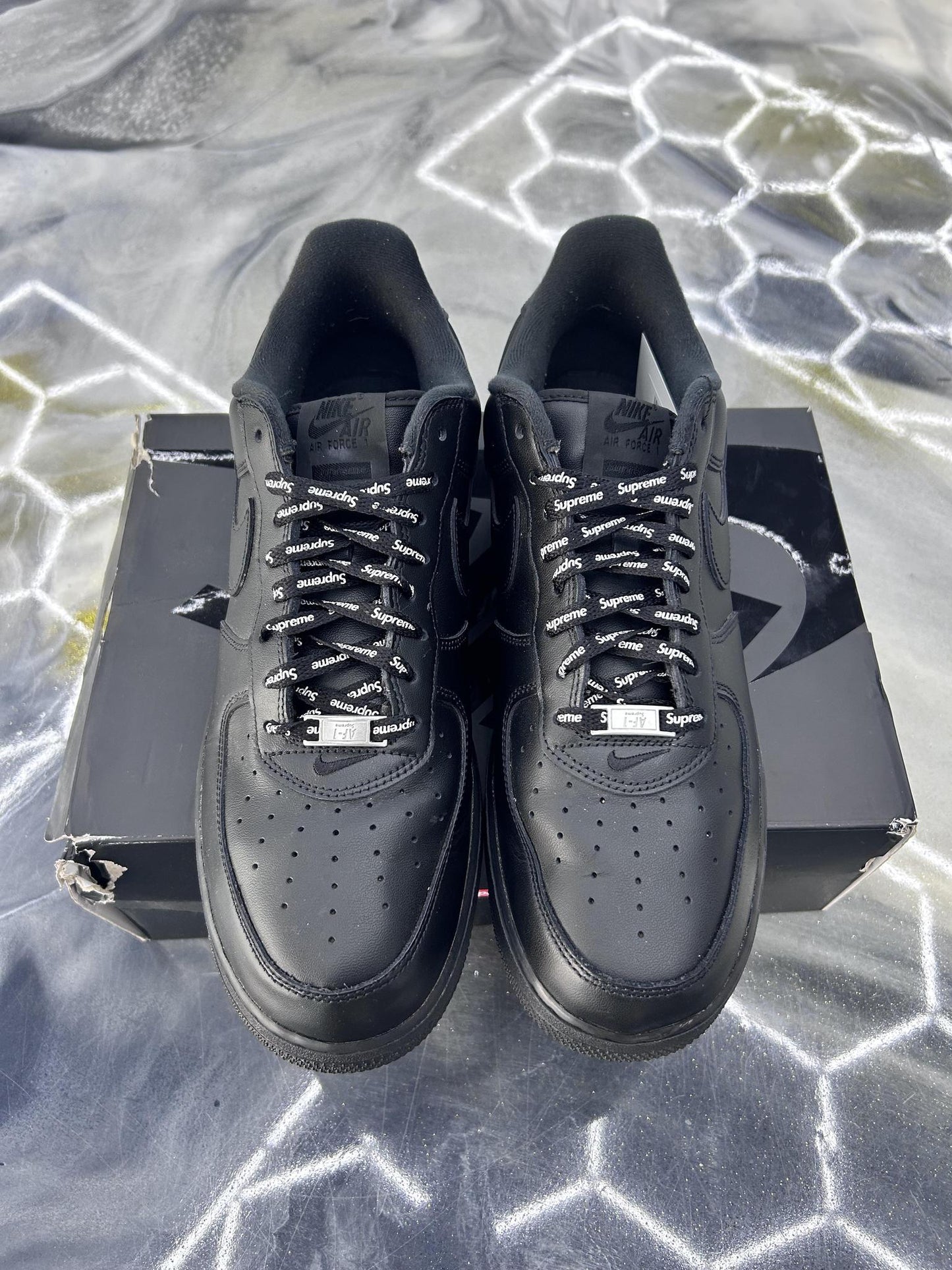 Nike Air Force One Low x Supreme "Black" Used Size 13