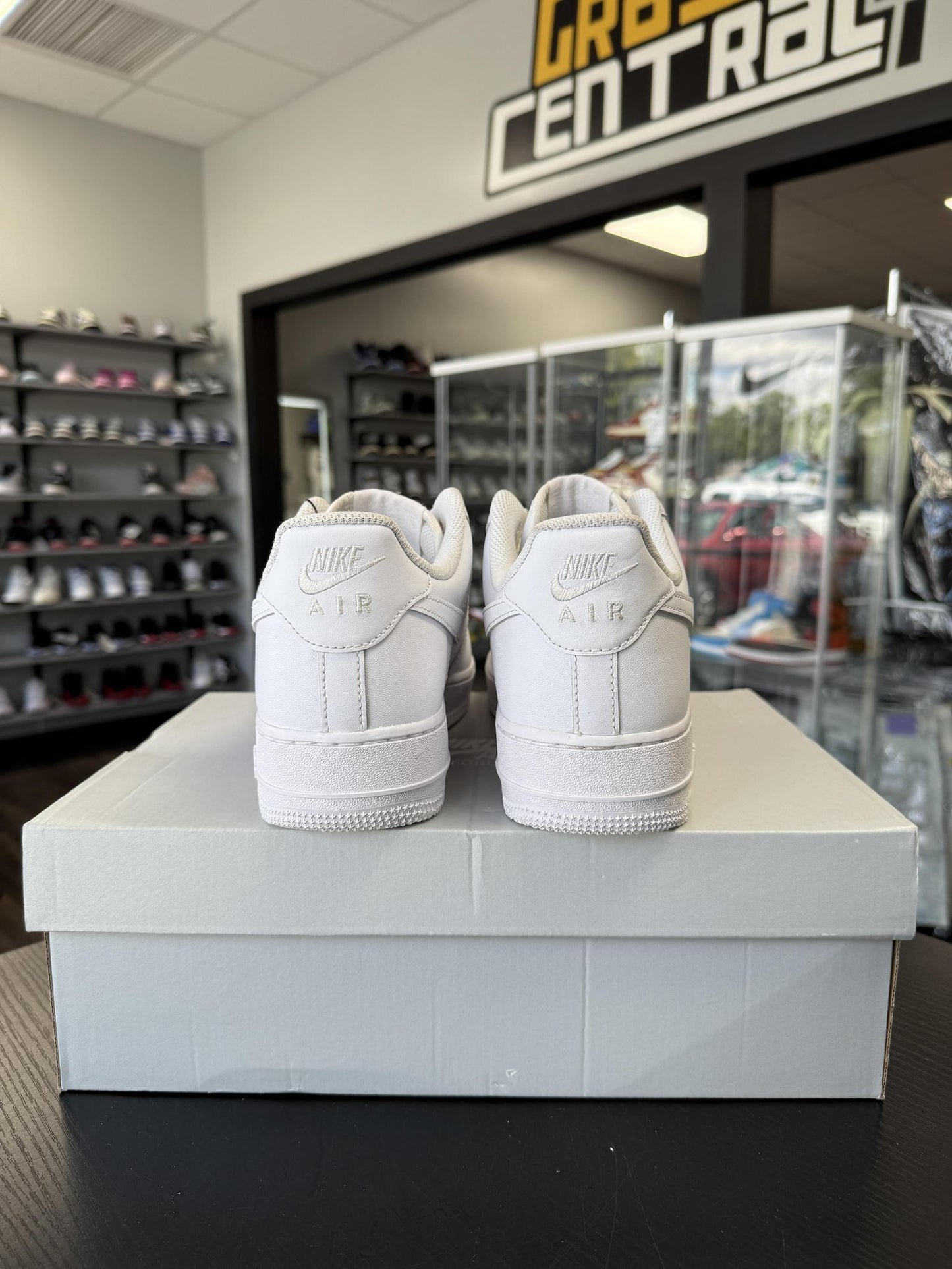 Nike Air Force 1 Low "Triple White" Used Size 10