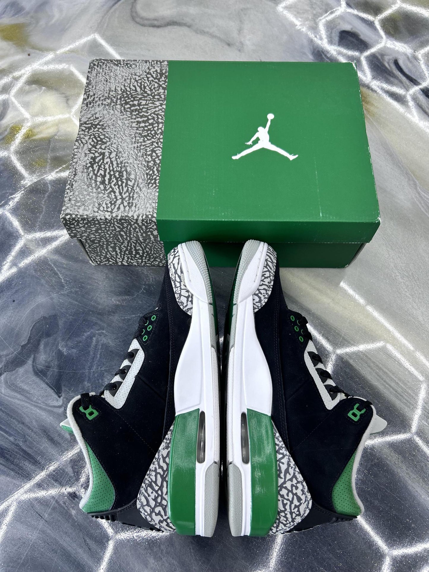 Jordan 3 "Pine Green" Used Size 10