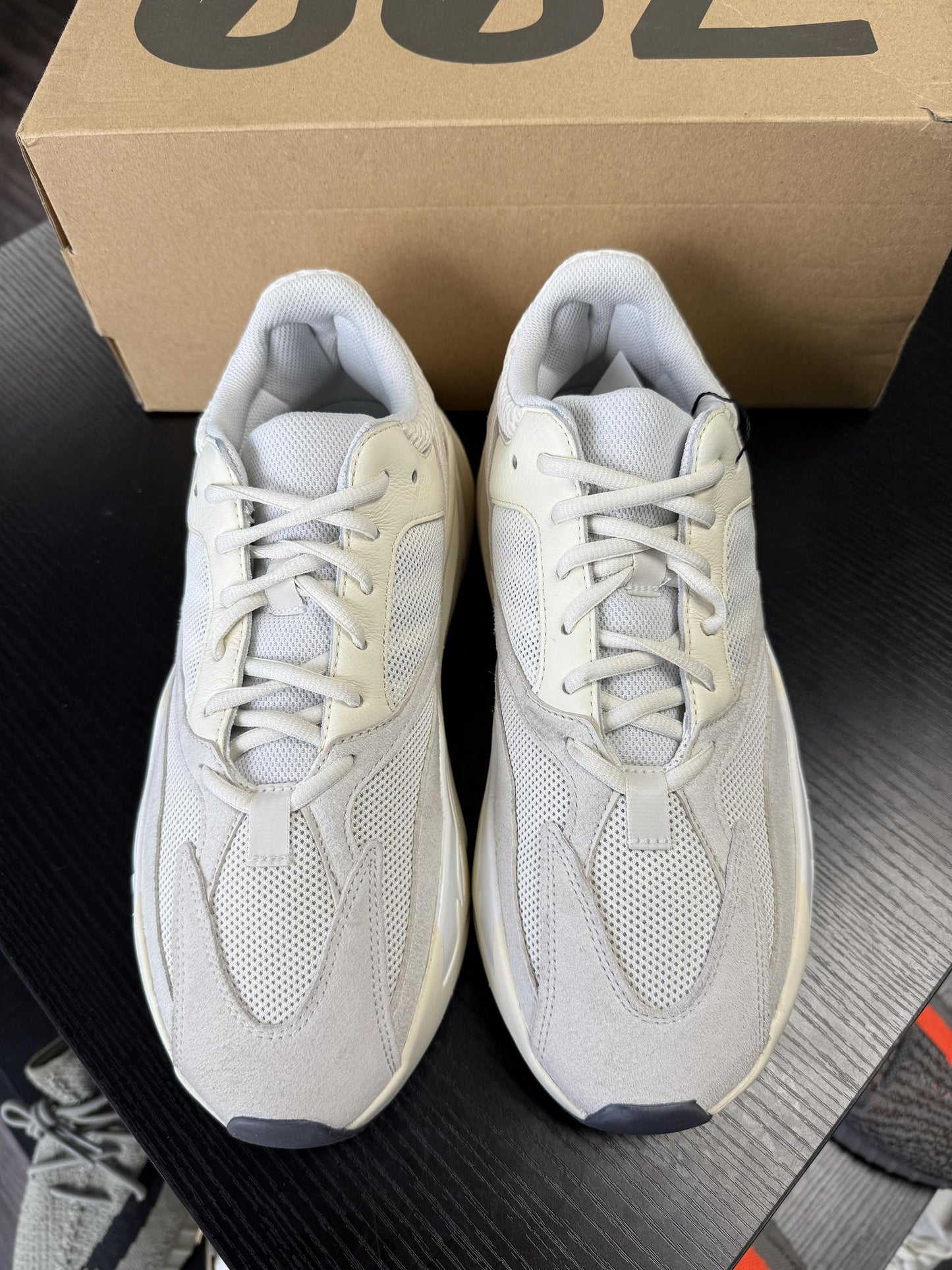 Yeezy 700 "Analog" Used Size 11