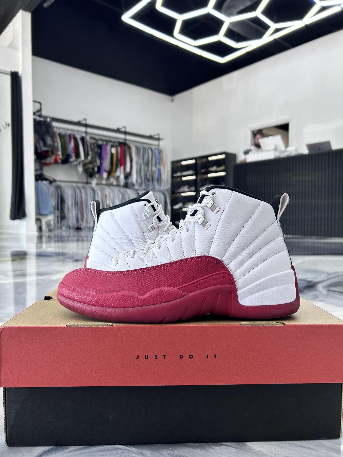 Jordan 12 "Cherry" Used Size 9