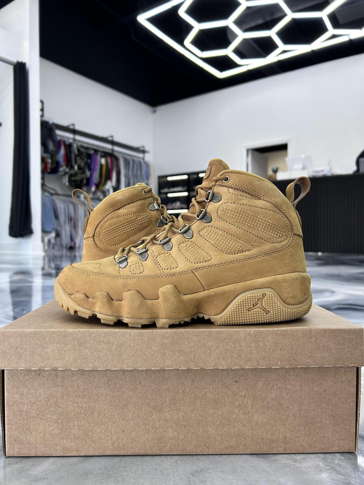 Jordan 9 Boot "Wheat" Used Size 8