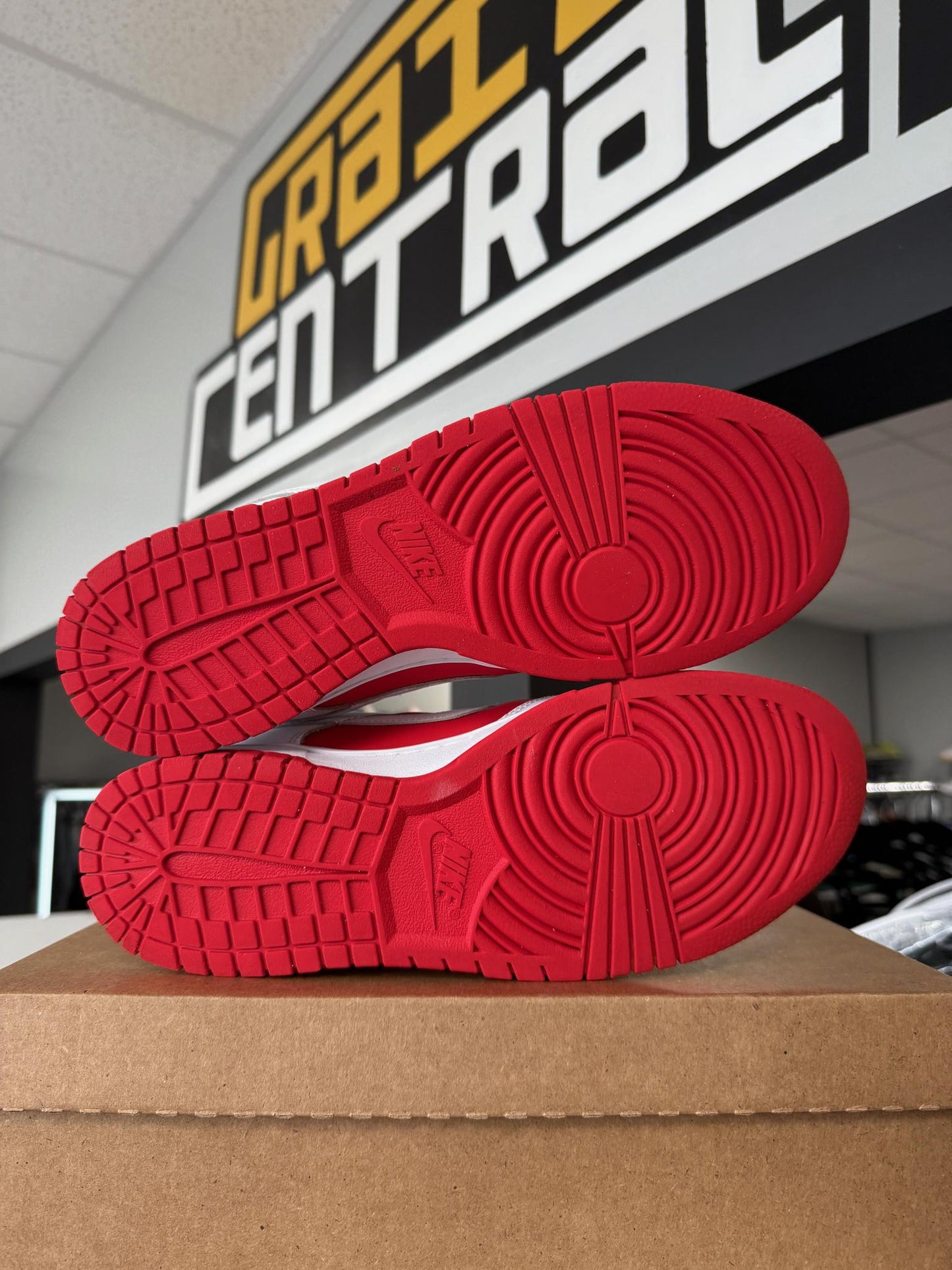 Nike Dunk Low "Championship Red" Used Size 10