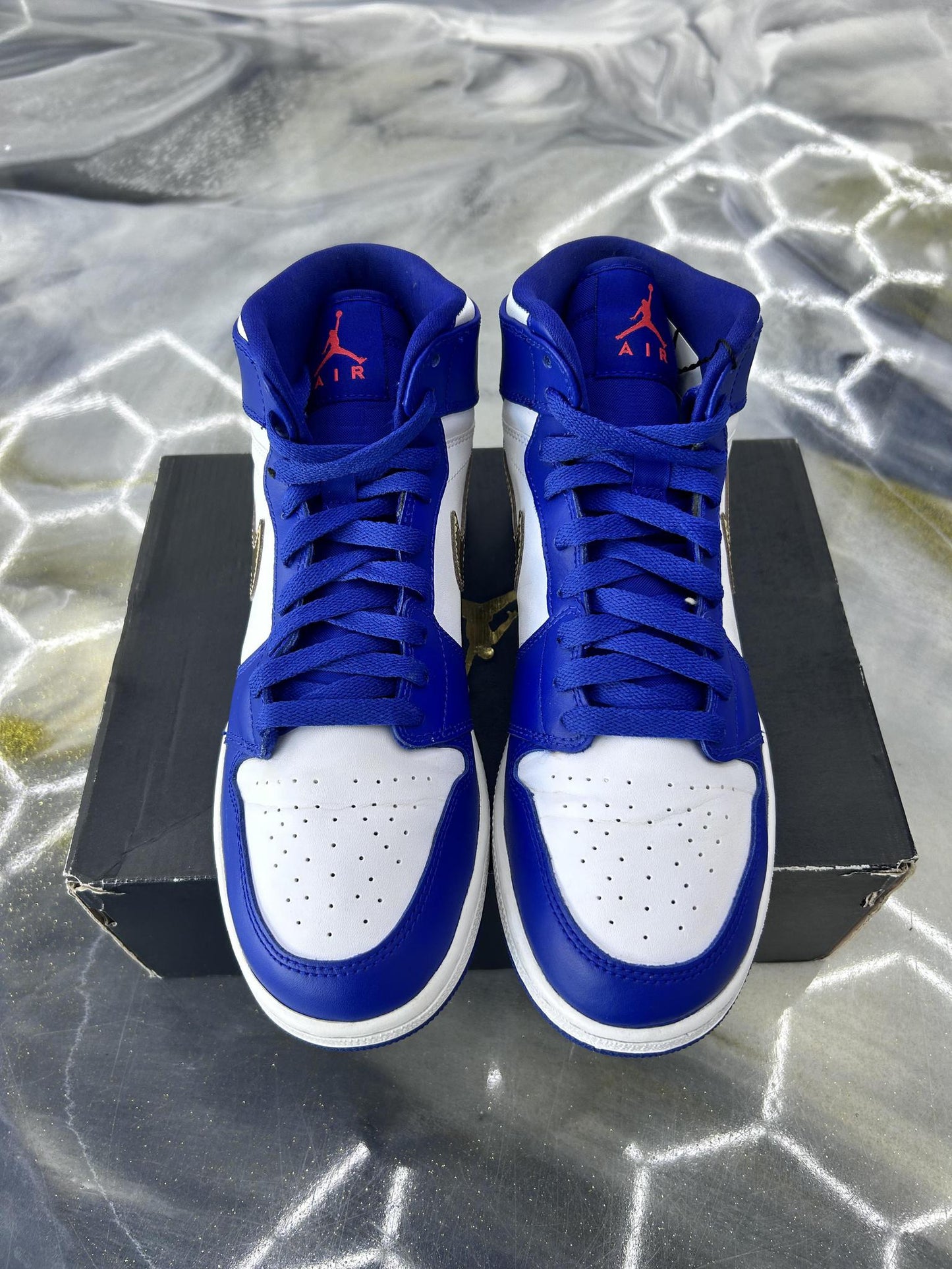 Jordan 1 Mid "Gold Medal" Used Size 7Y/8.5W