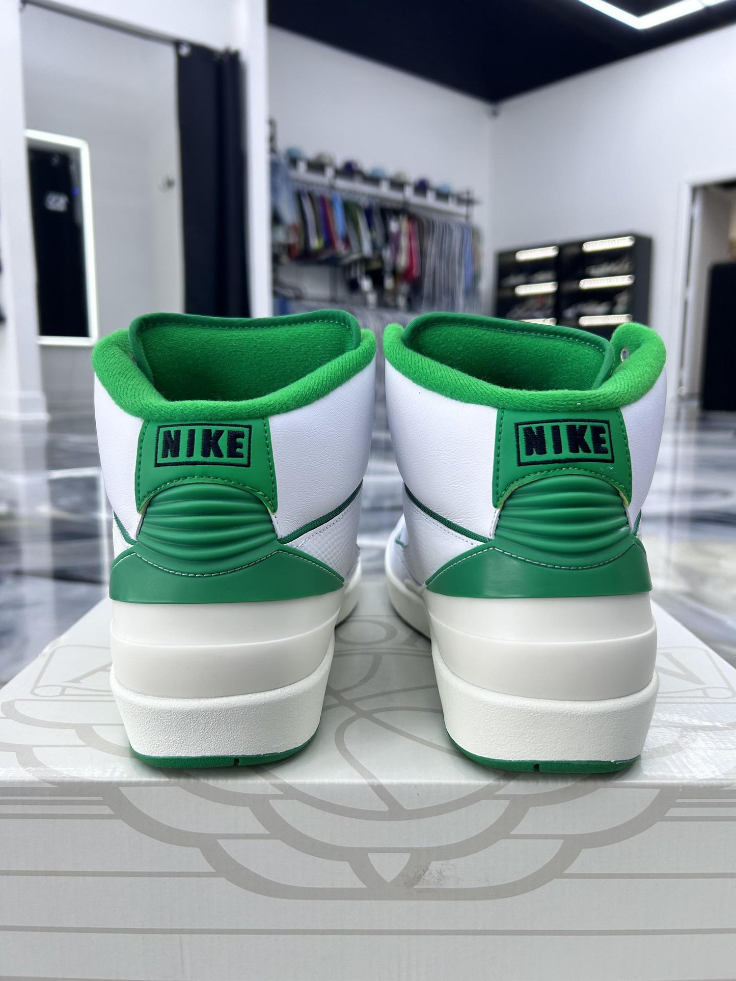 Jordan 2 "Lucky Green" Used Size 11.5