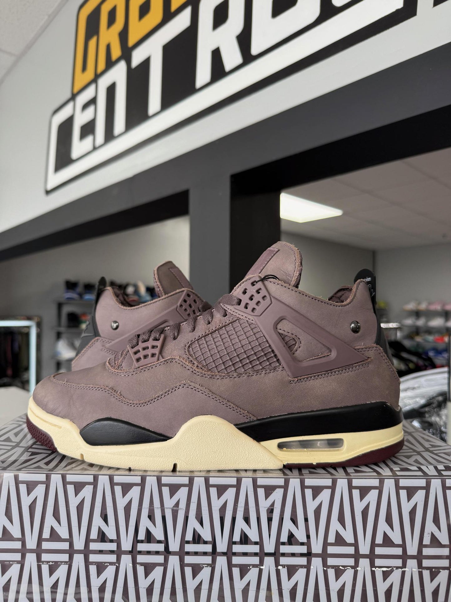 Jordan 4 x A Ma Maniere "Violet Ore" Used Size 9.5