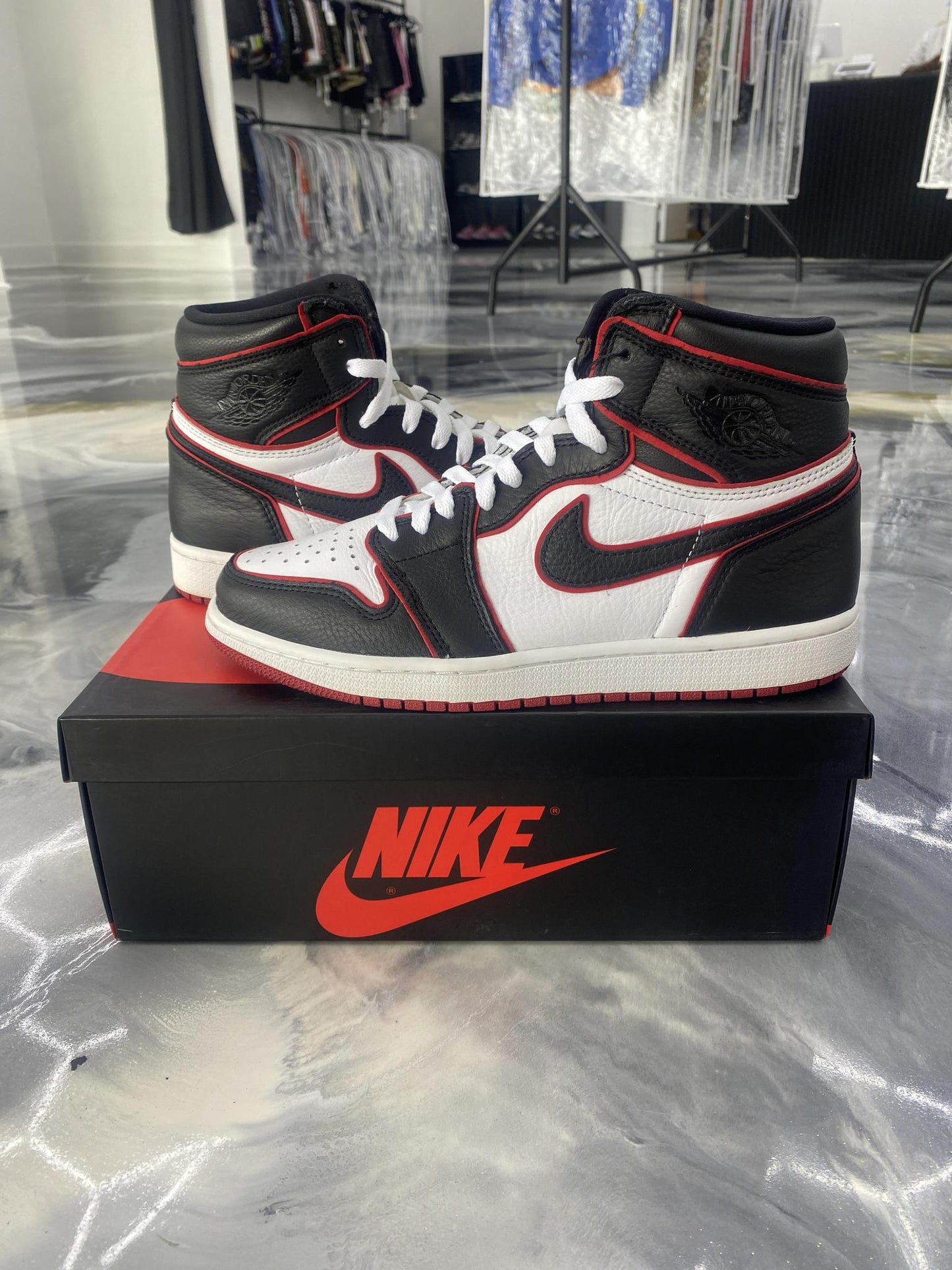 Jordan 1 "Bloodline" Used Size 9