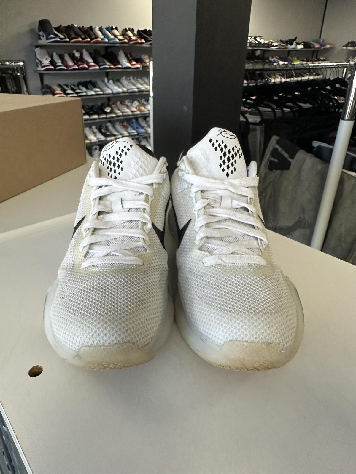 Nike Kobe 10 "Fundamentals" Size 9.5 Used
