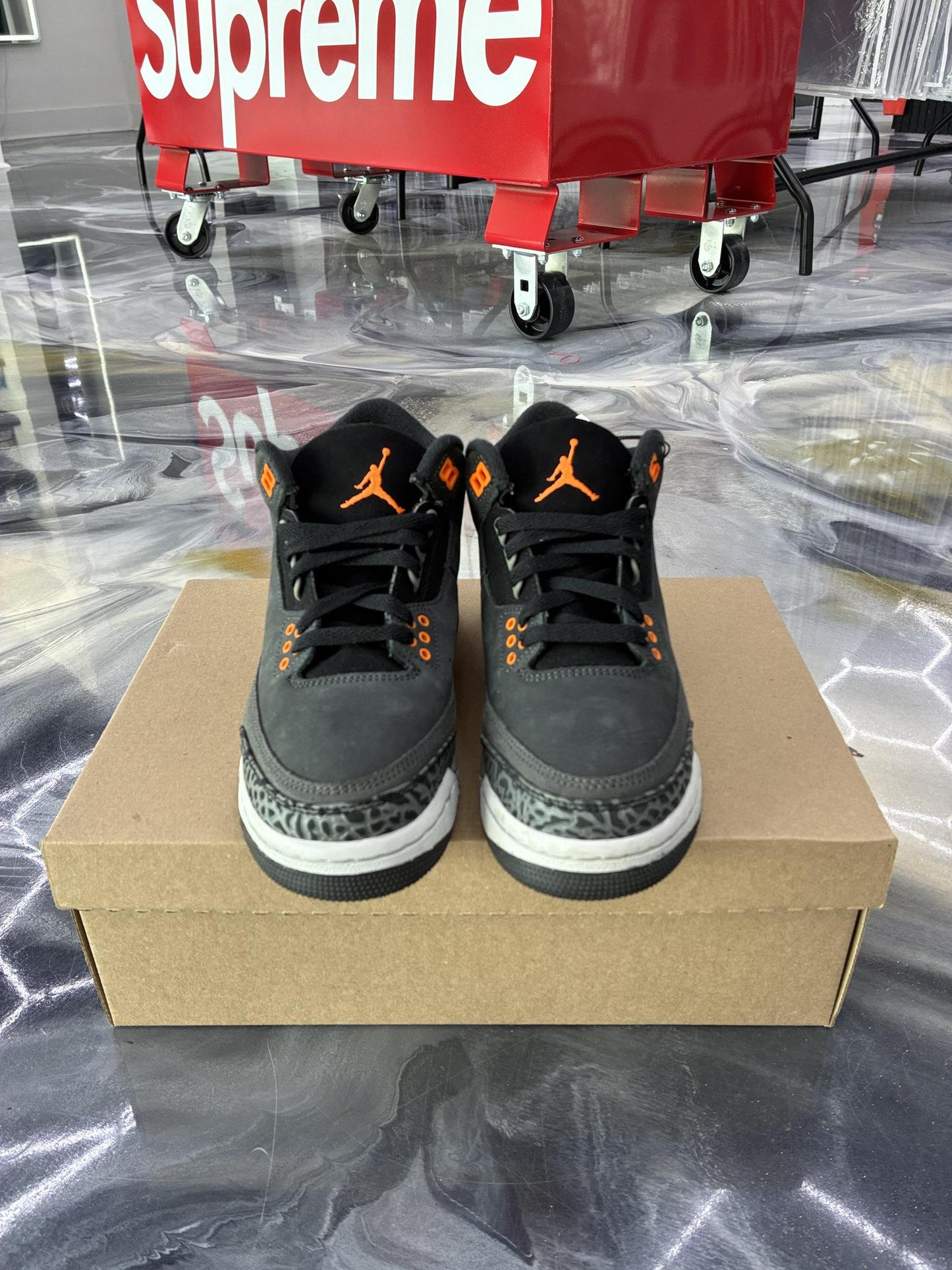 Jordan 3 "Fear"ed Used Size 6Y/7.5W