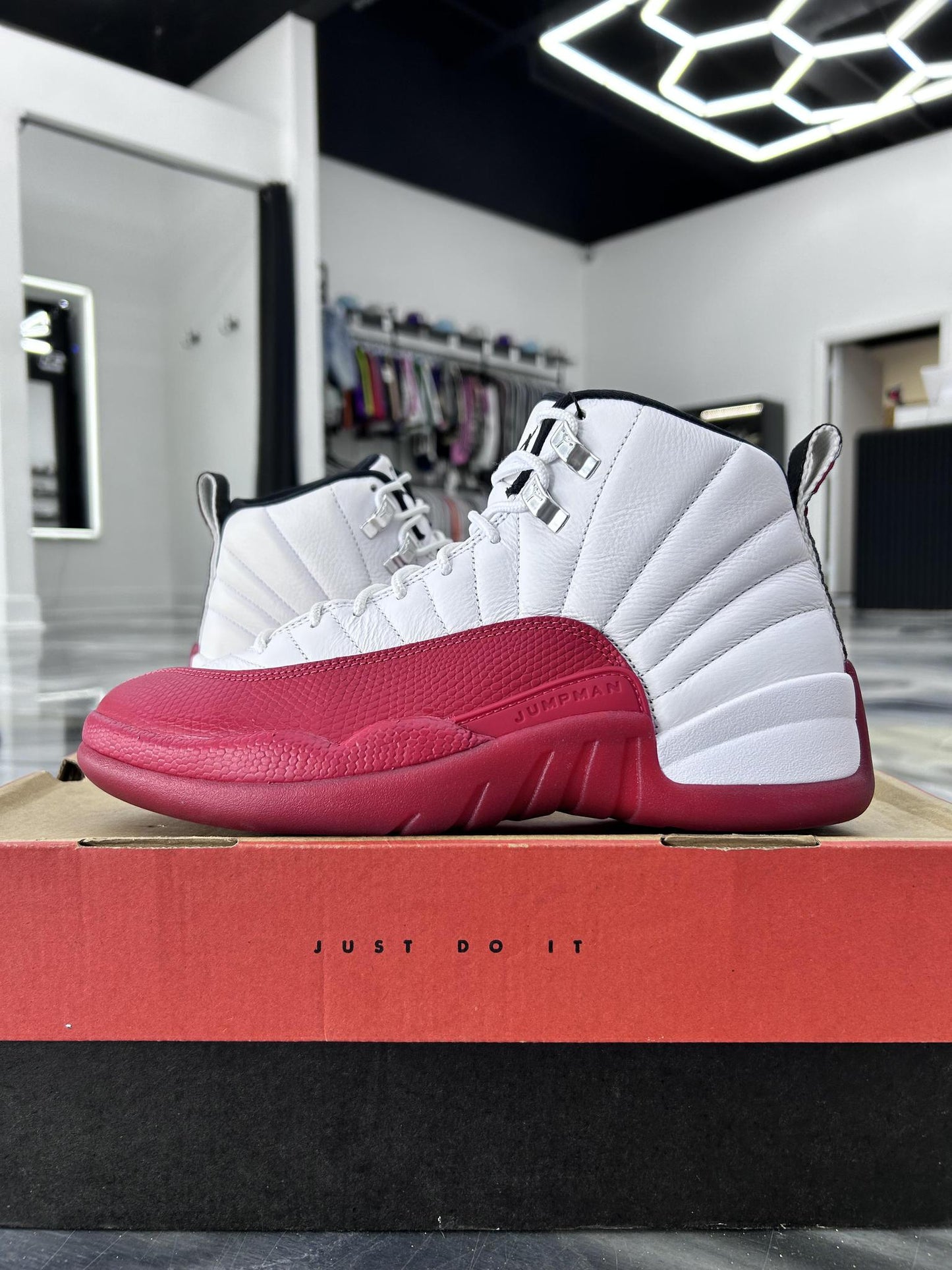 Jordan 12 "Cherry" Used Size 9