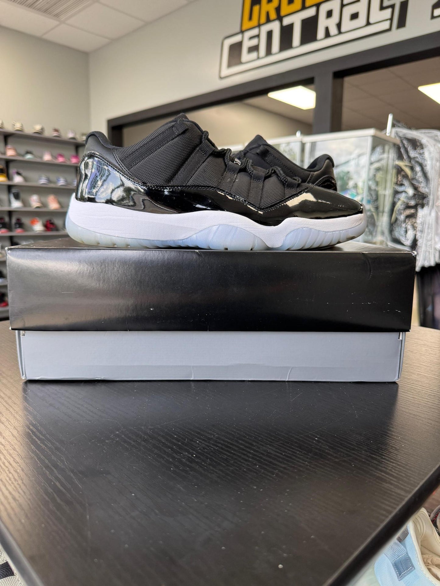 Jordan 11 Low "Space Jam" Used Used 12