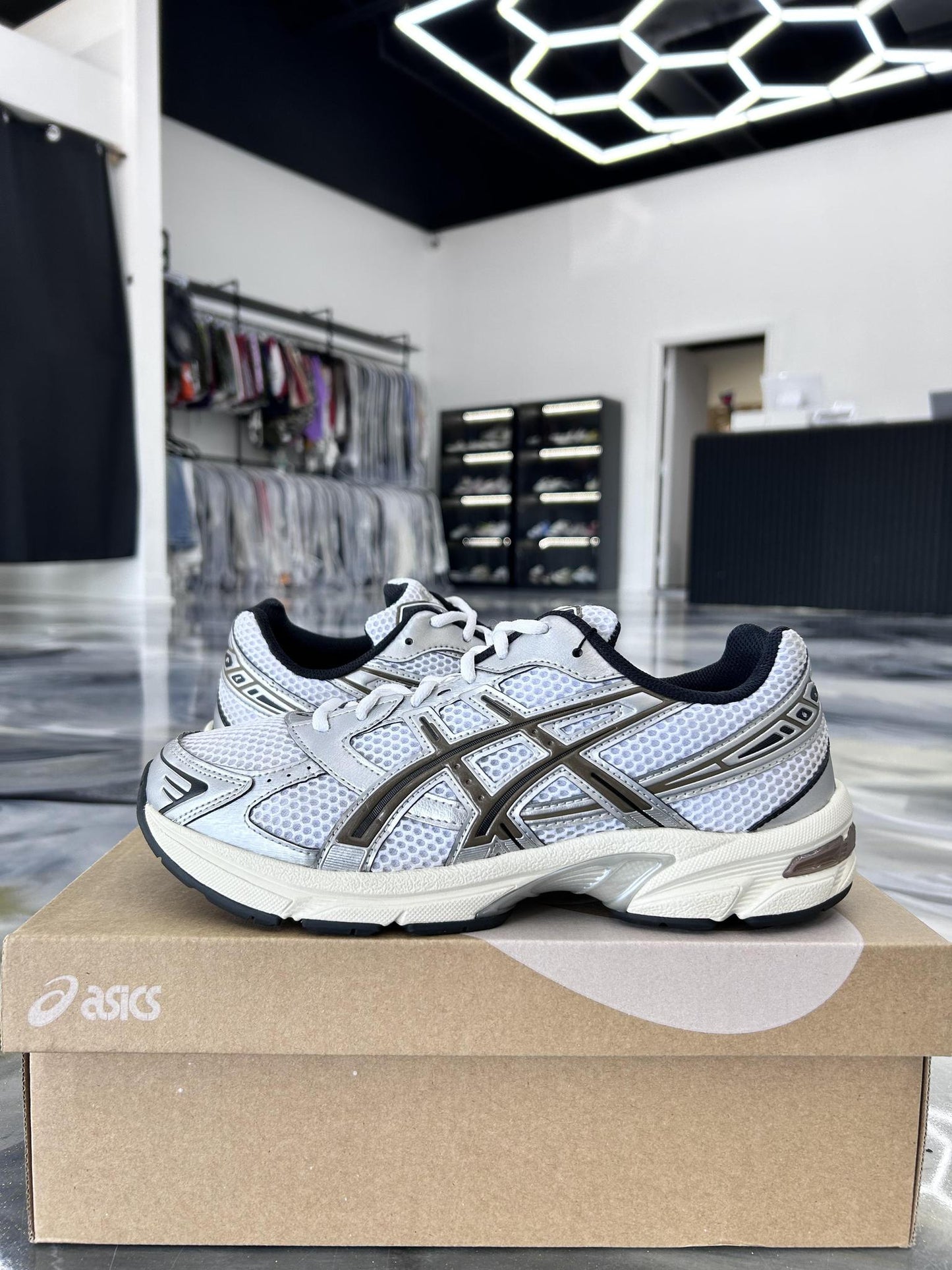 Asics 1130 "Clay Canyon" Used Size 9