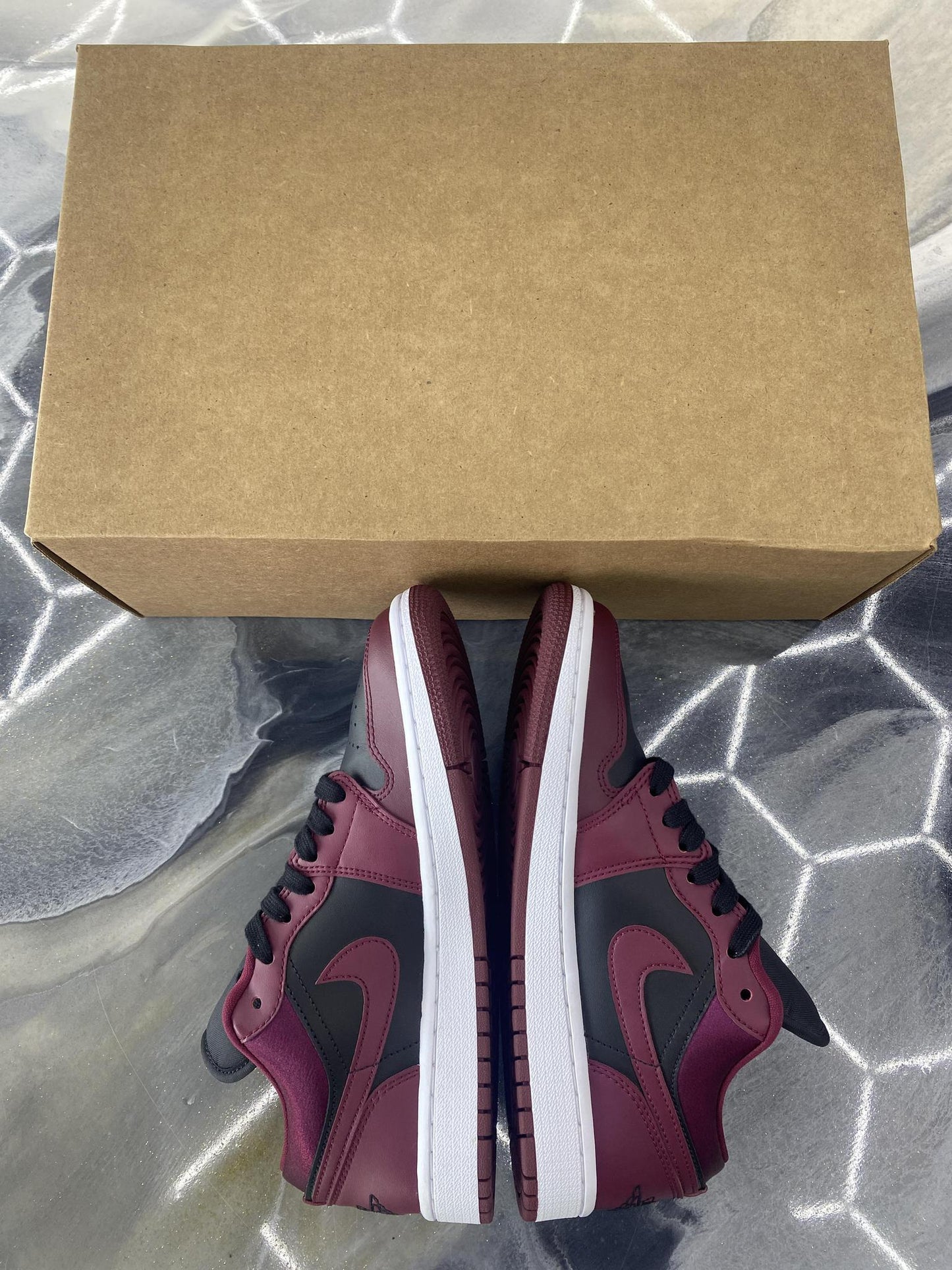 Jordan 1 Low "Dark Beetroot" Used Size 6Y/7.5W