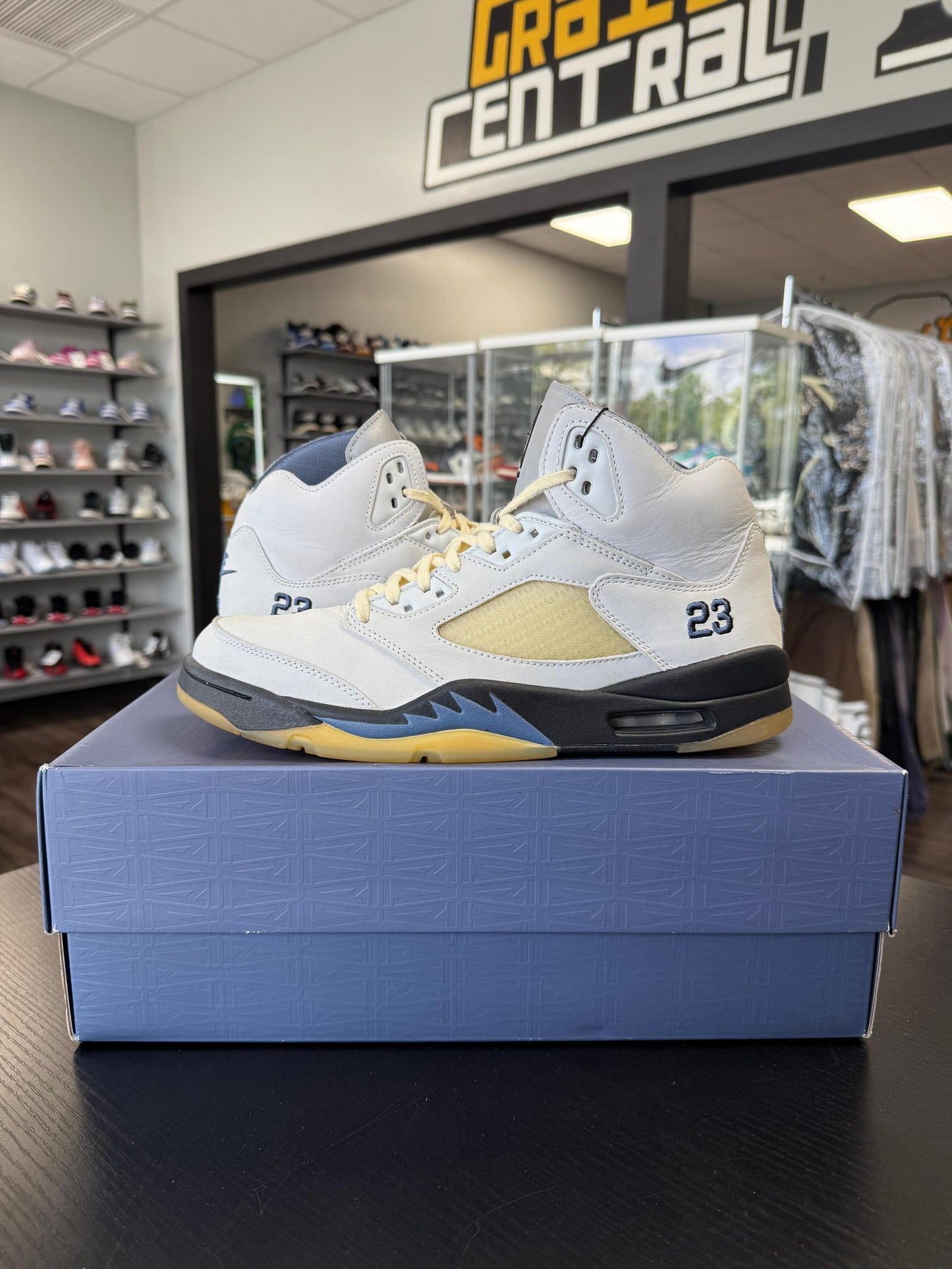 Jordan 5 x A Ma Maniere "Dawn" Used