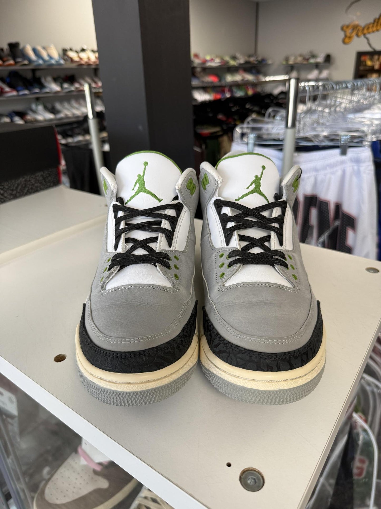 Jordan 3 "Chlorophyll" Used Size 9