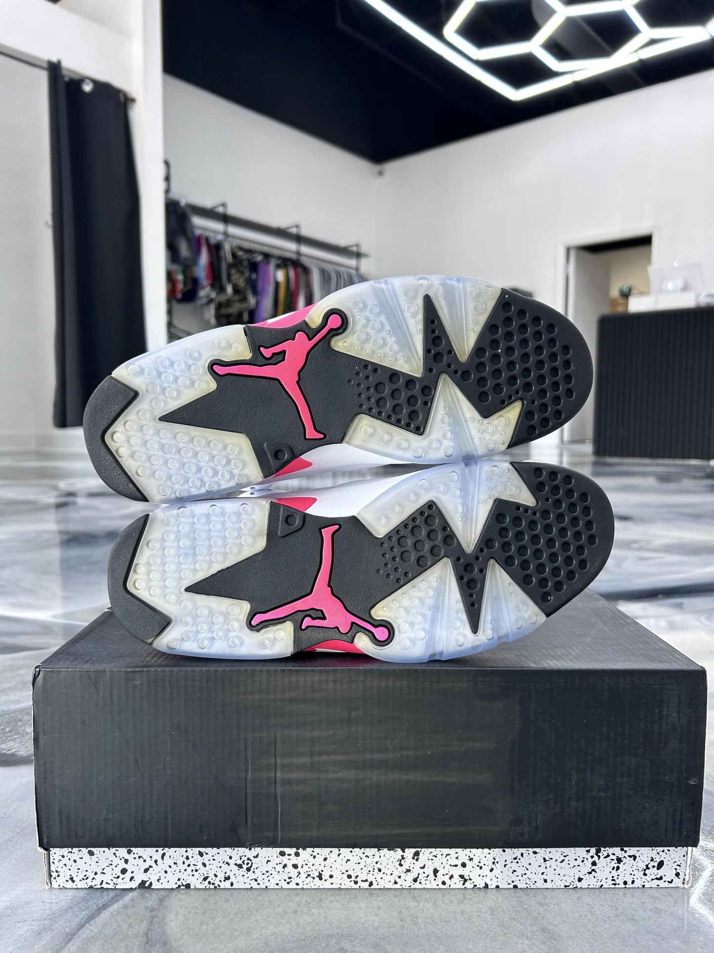 Jordan 6 "White Infrared" Used Size 8