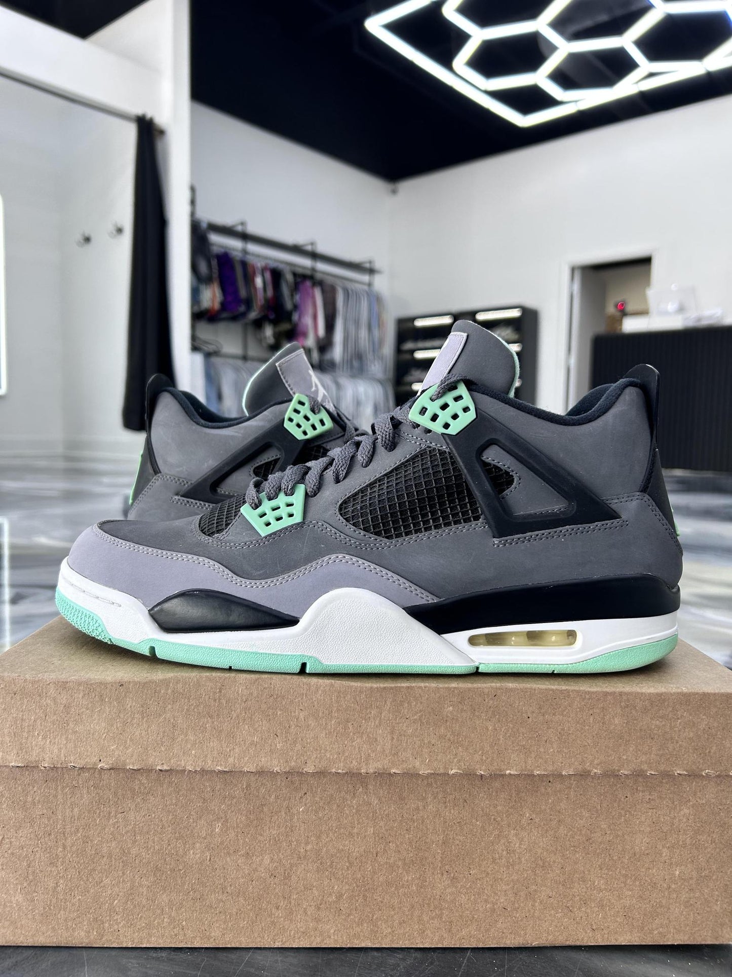 Jordan 4 "Green Glow" Used Size 13