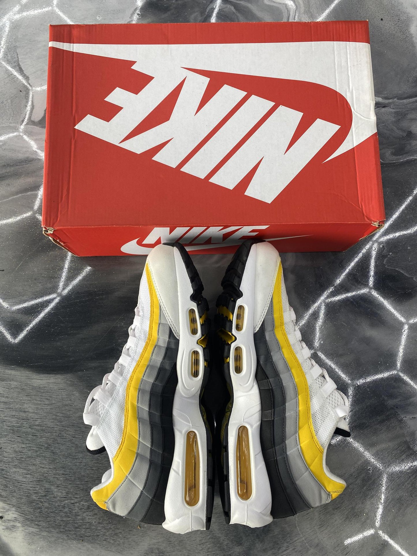 Nike Air Max 95 "White Yellow Grey" Used Size 12