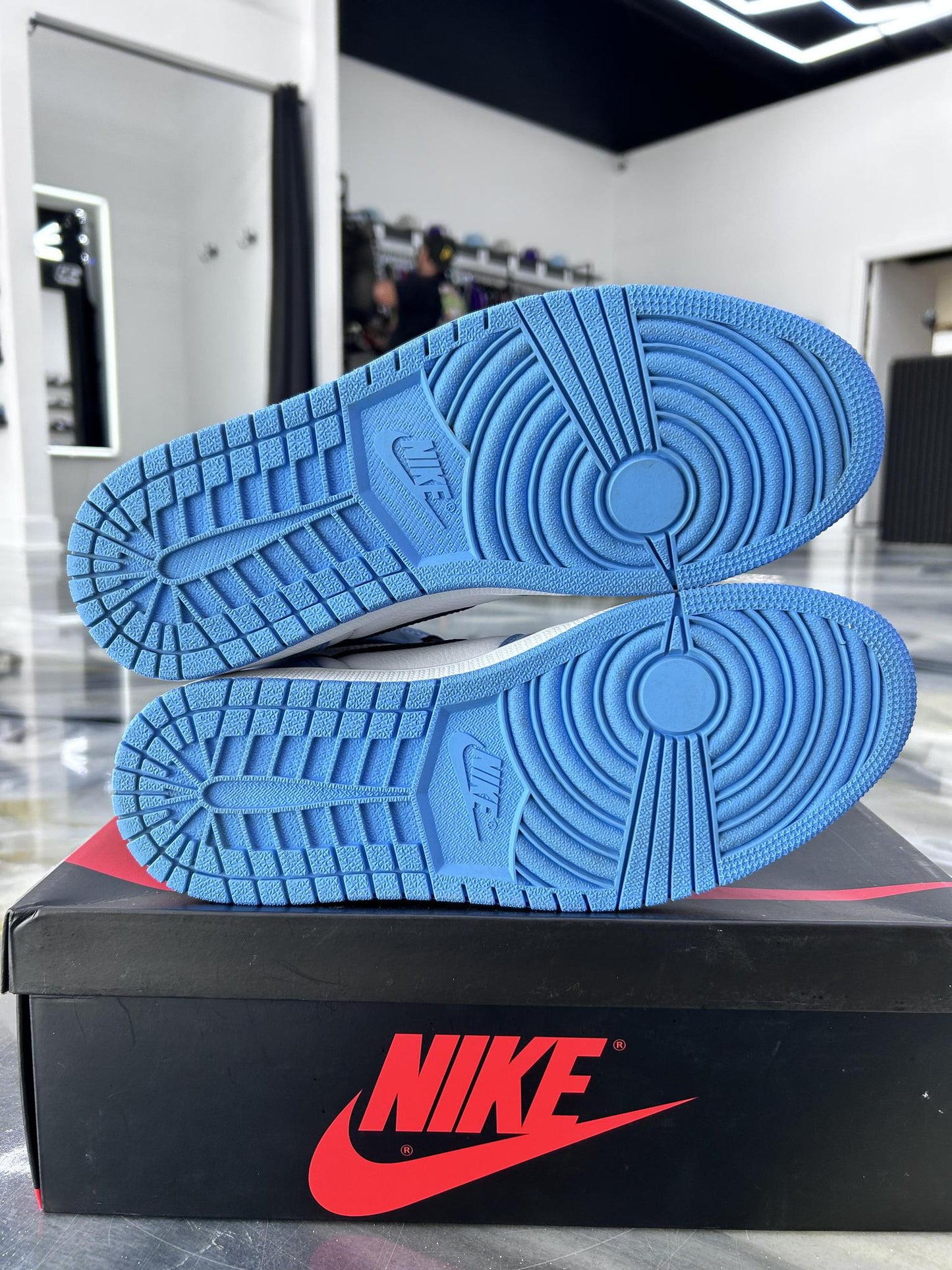 Jordan 1 "University Blue" Used Size 10