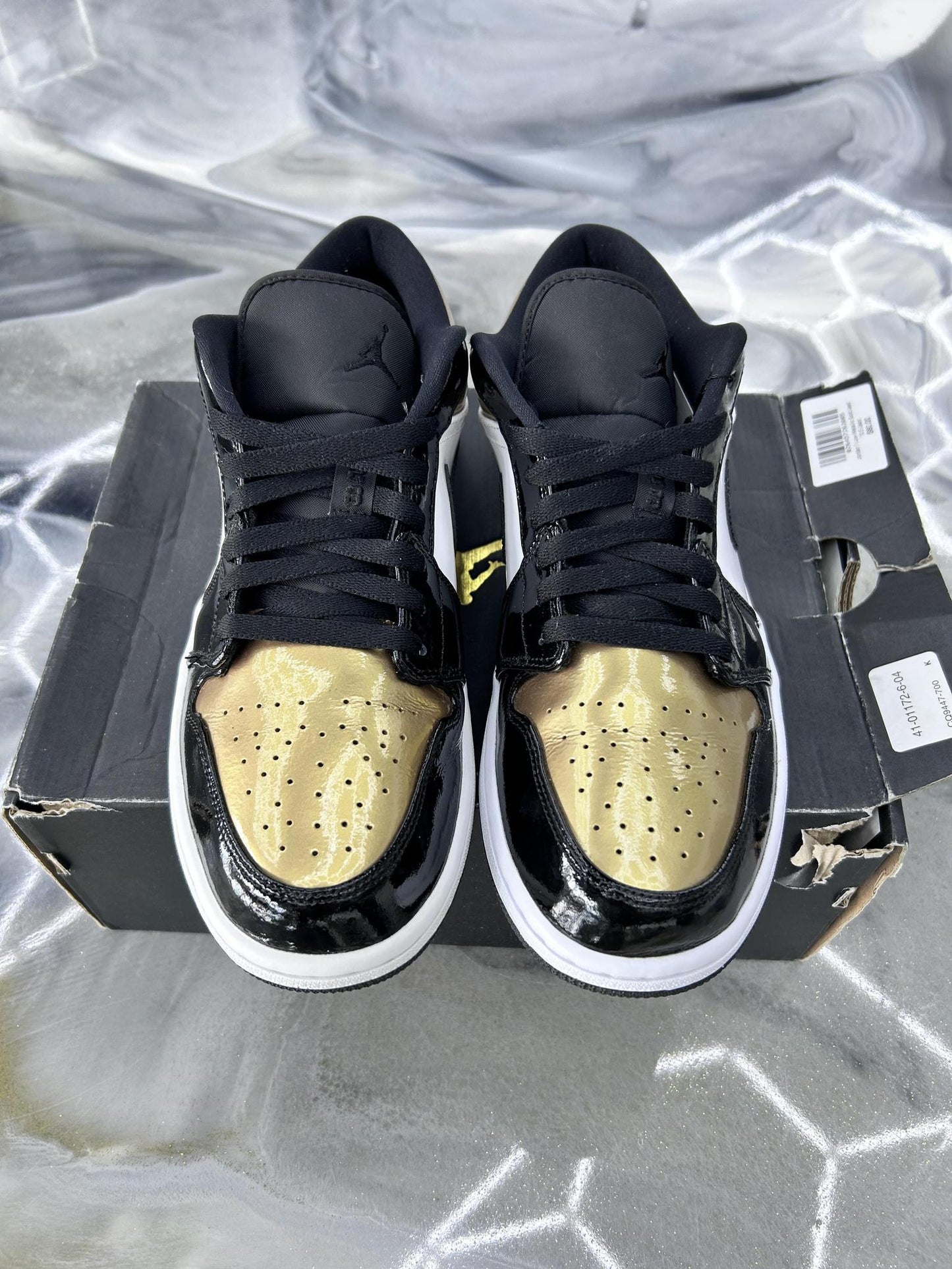 Jordan 1 Low "Metallic Gold" Used Size 10.5