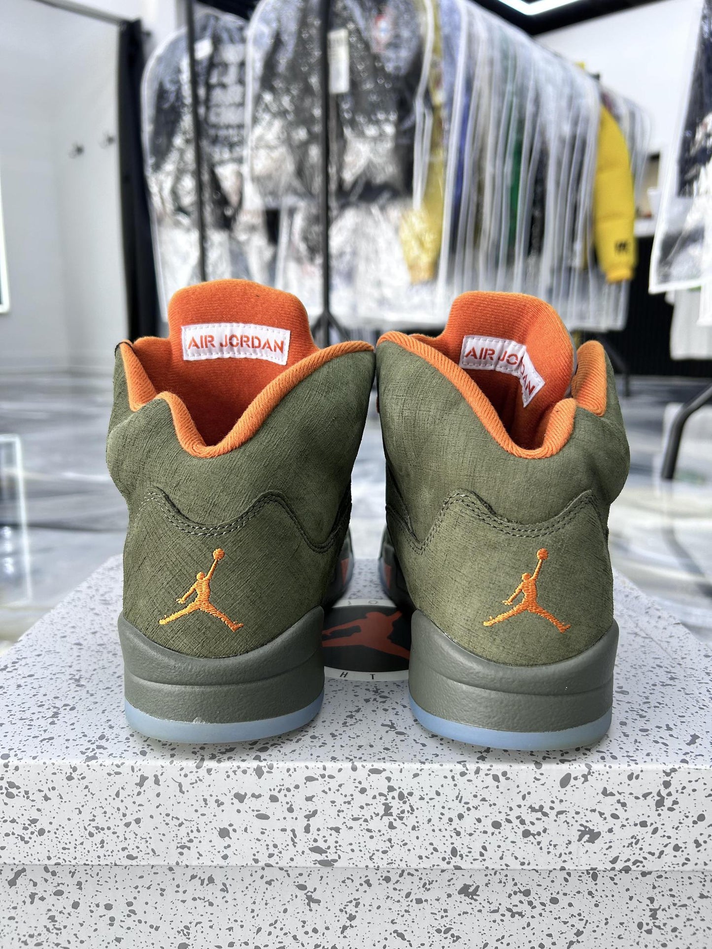Jordan 5 Olive Used Size 9.5