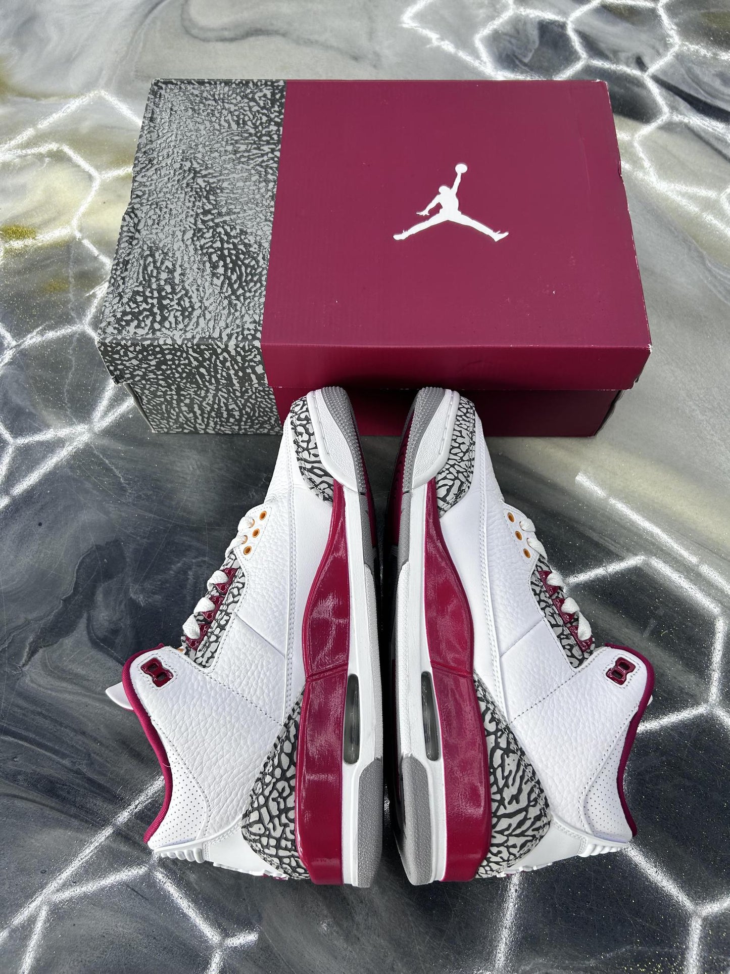 Jordan 3 "Cardinal" Used Size 9