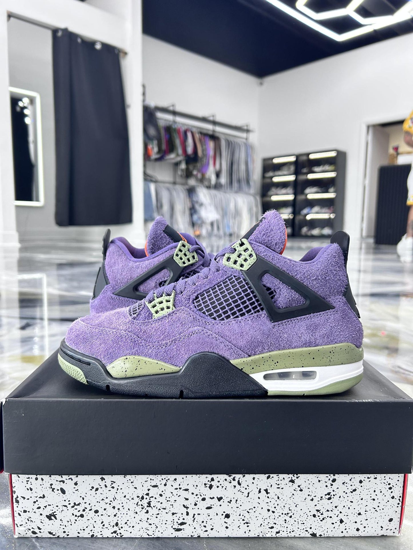 Jordan 4 "Canyon Purple" Used Size 6.5Y/8W
