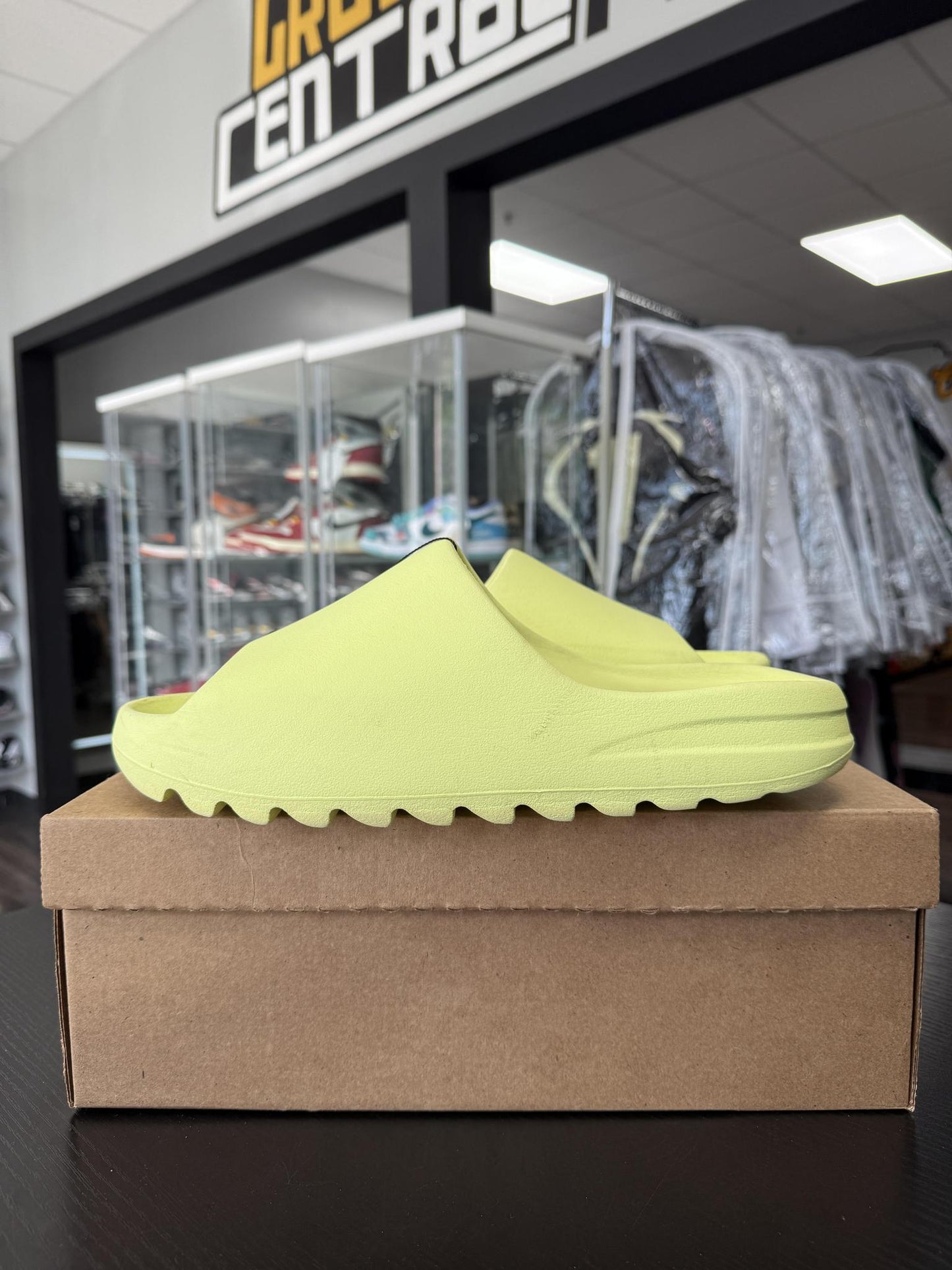 Yeezy Slide "Glow" Used Size 13