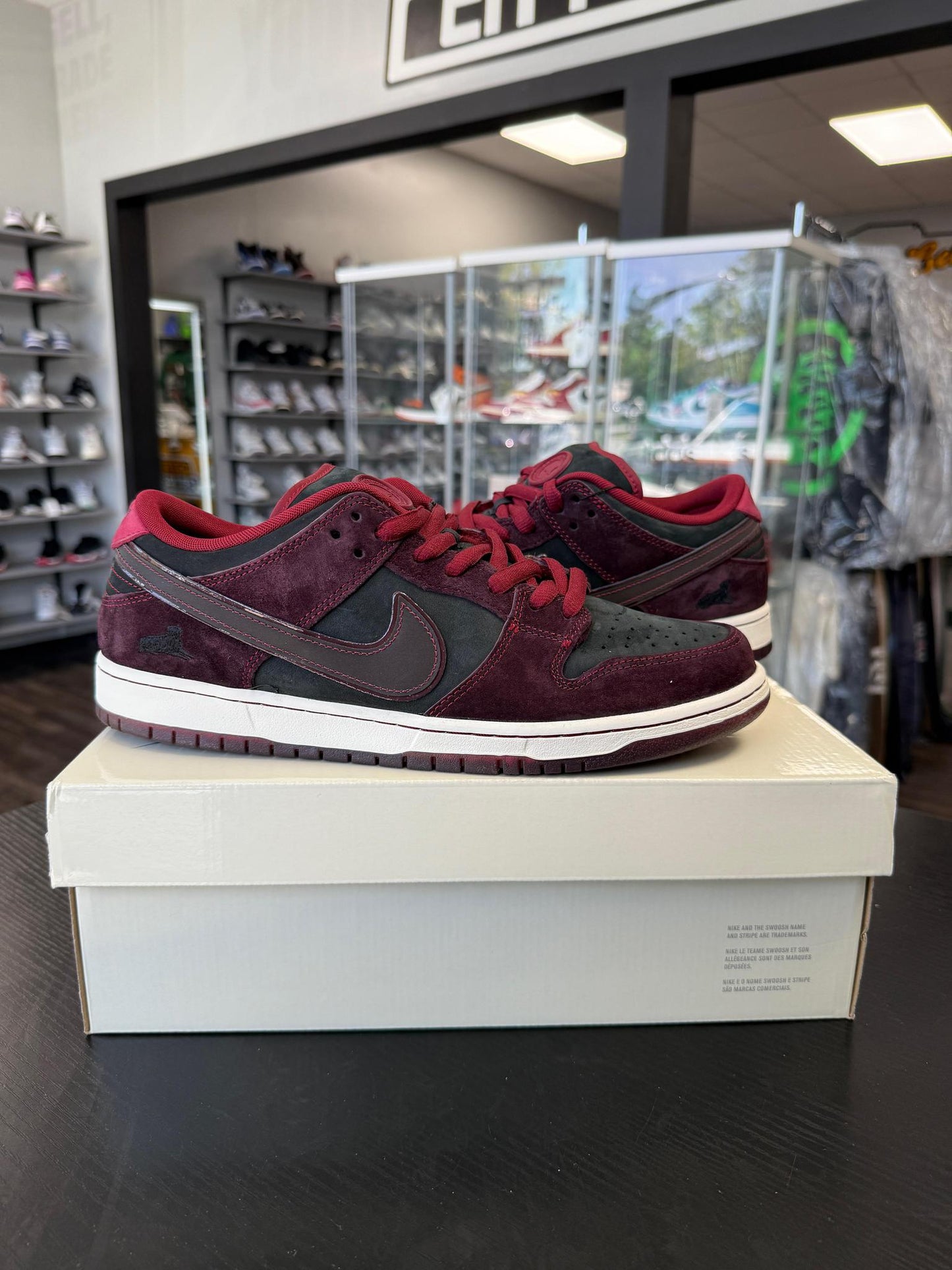 Nike SB Dunk Low x RIOT "Mahogany" Used Size 11