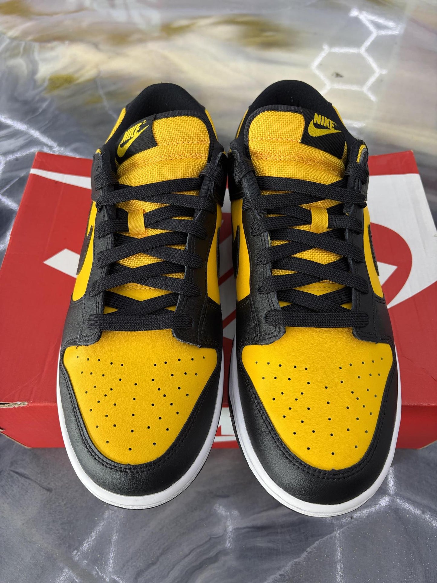 Nike Dunk Low "Reverse Goldenrod" Used Size 10