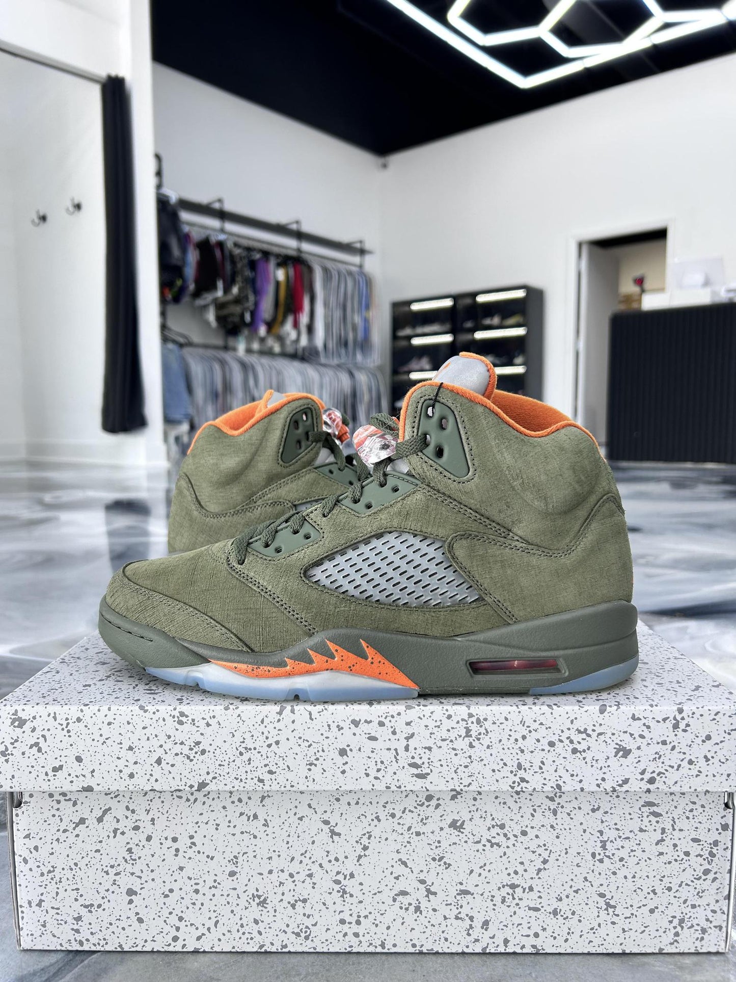 Jordan 5 "Olive" Used Size 10.5
