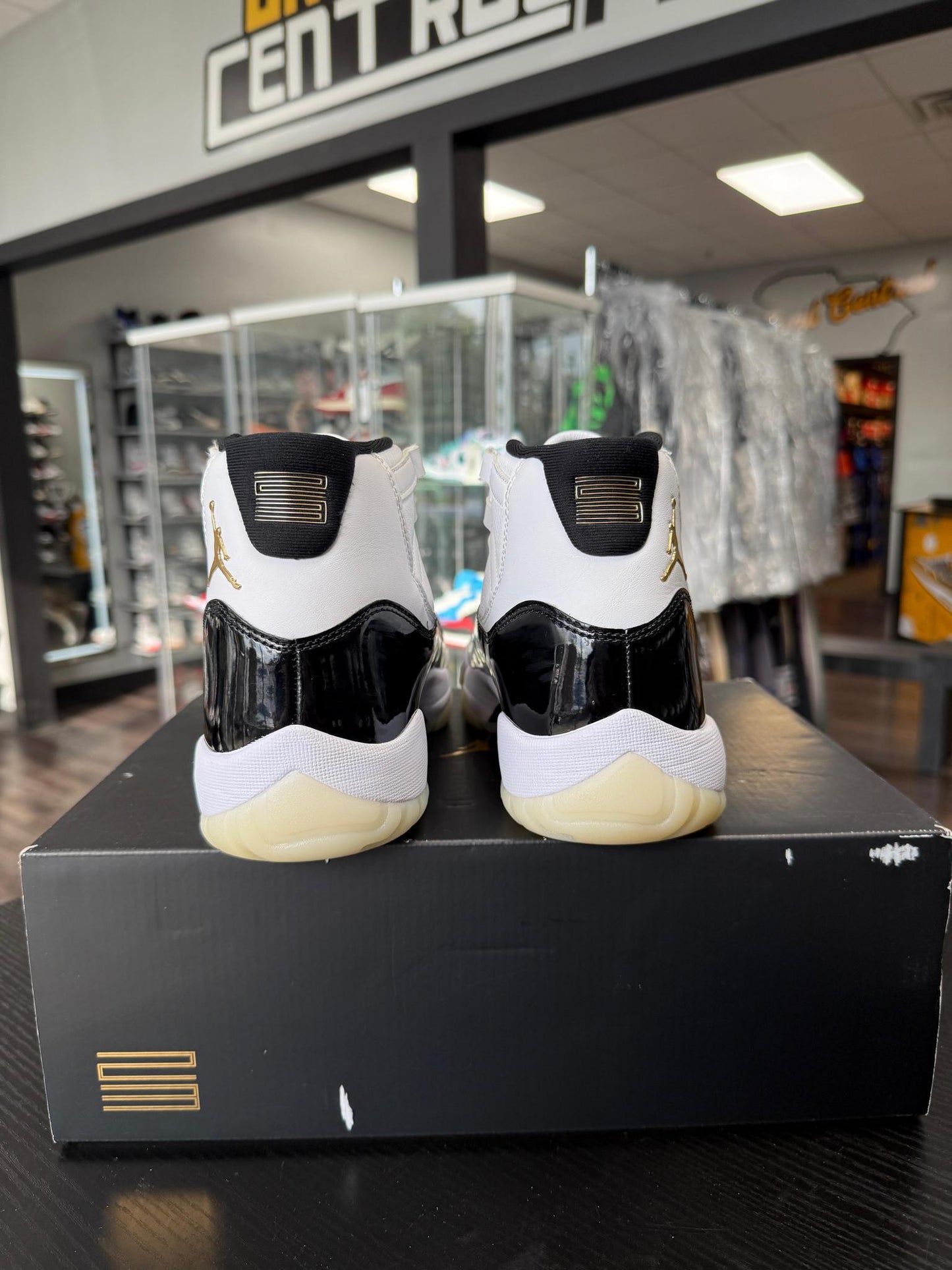 Jordan 11 "DMP Gratitude" Used Size 8.5