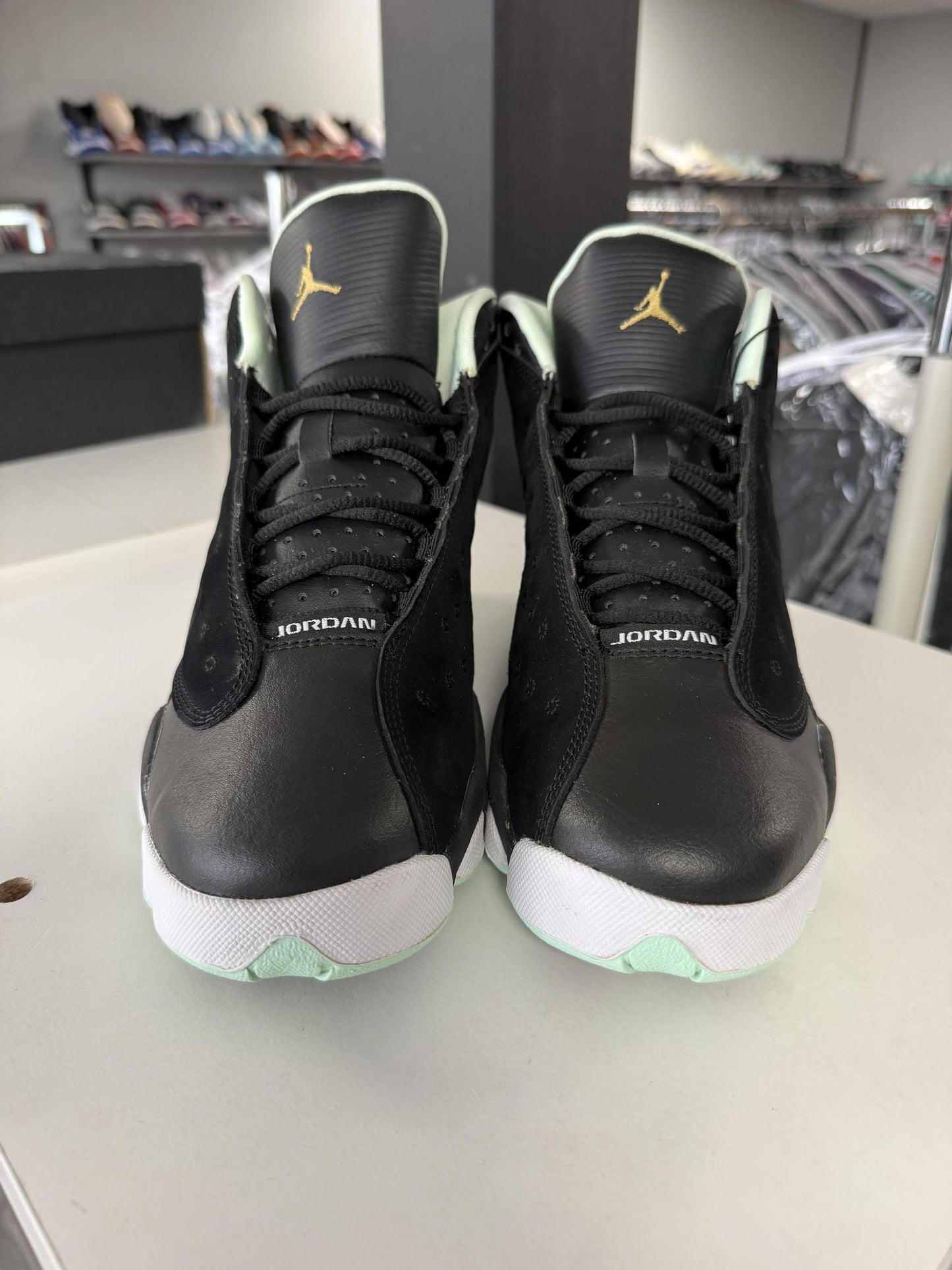 Jordan 13 "Mint Green Black" Used Size 7Y/8.5W