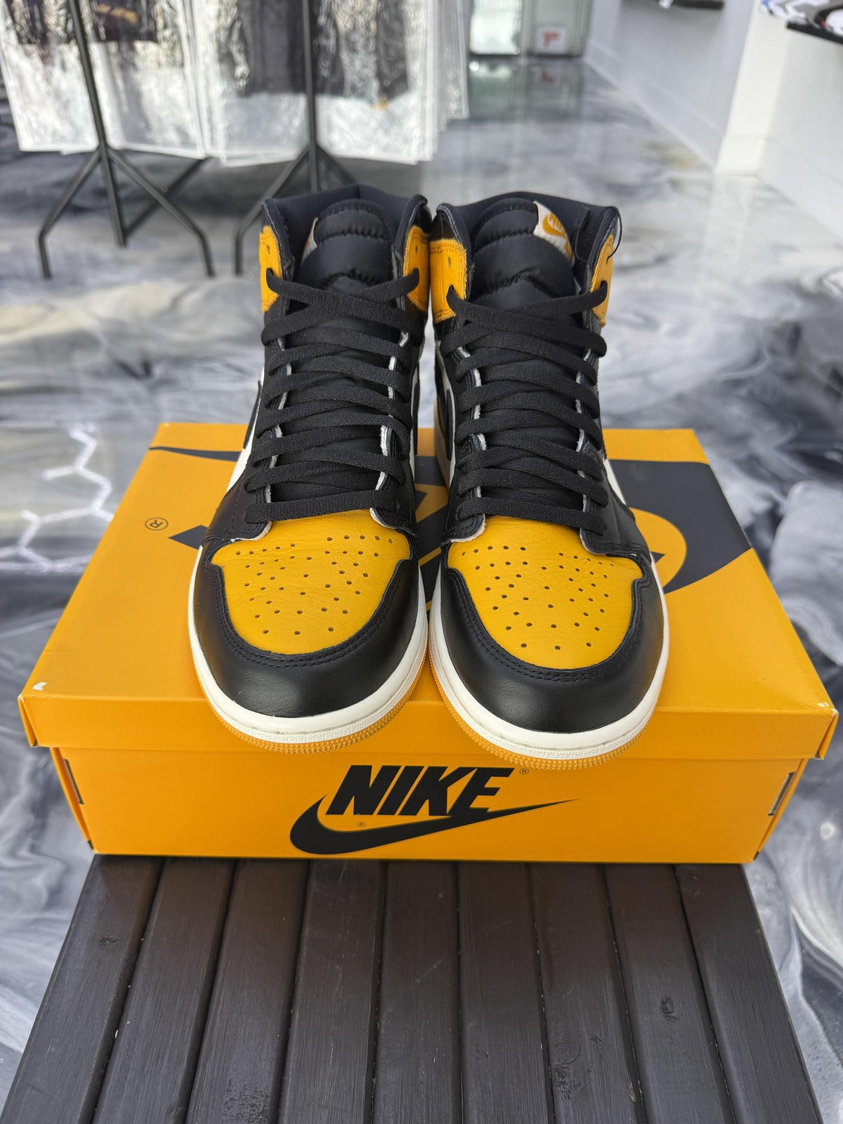 Jordan 1 "Taxi" Used Size 11
