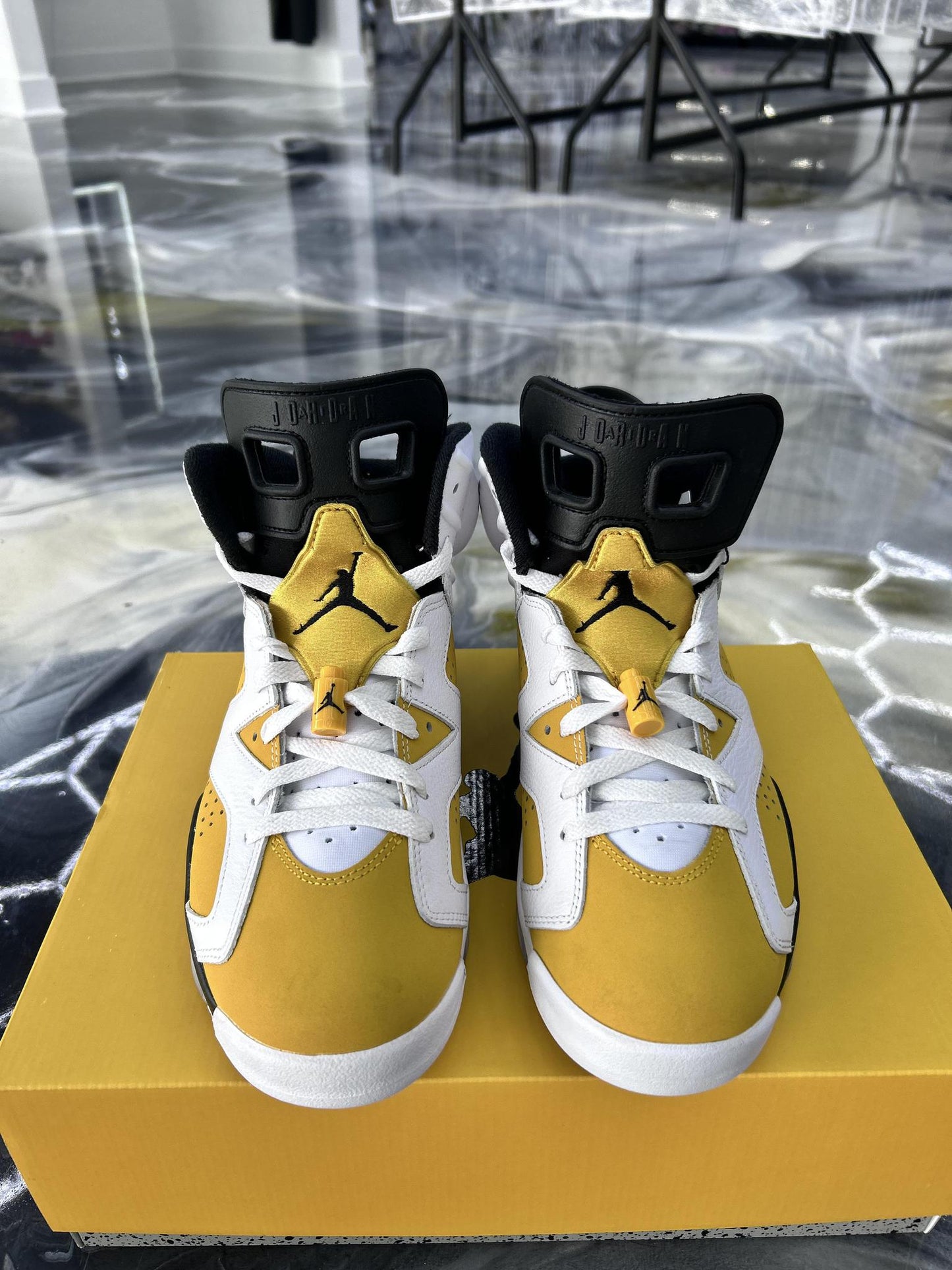Jordan 6 "Yellow Ochre" Used Size 9.5