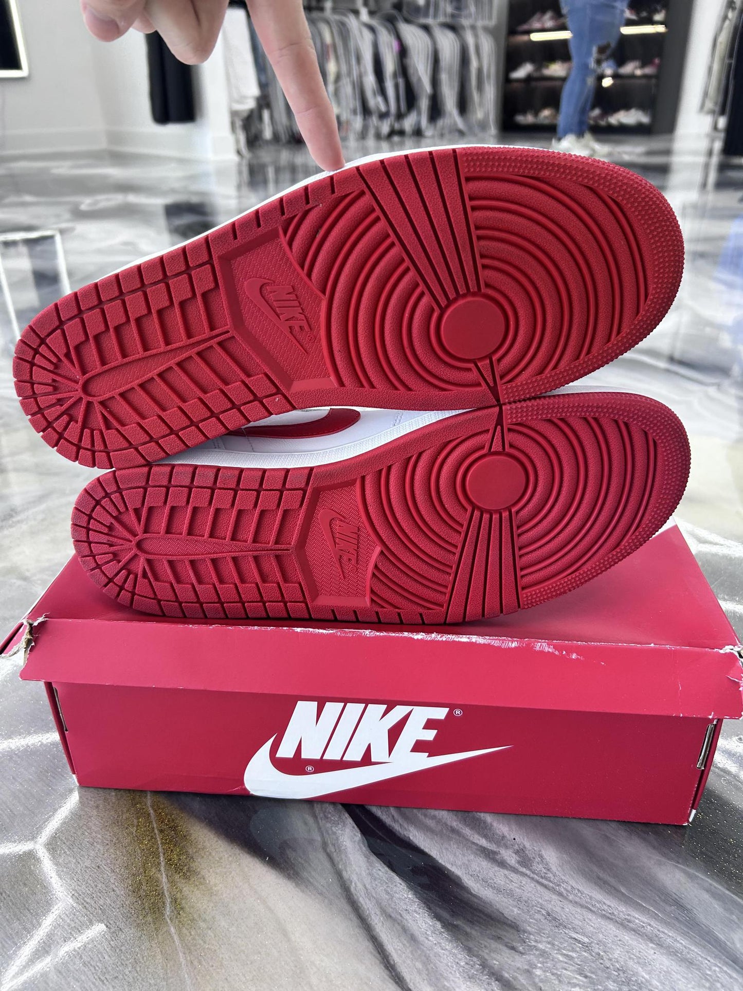 Jordan 1 Low "University Red" Used Size 13