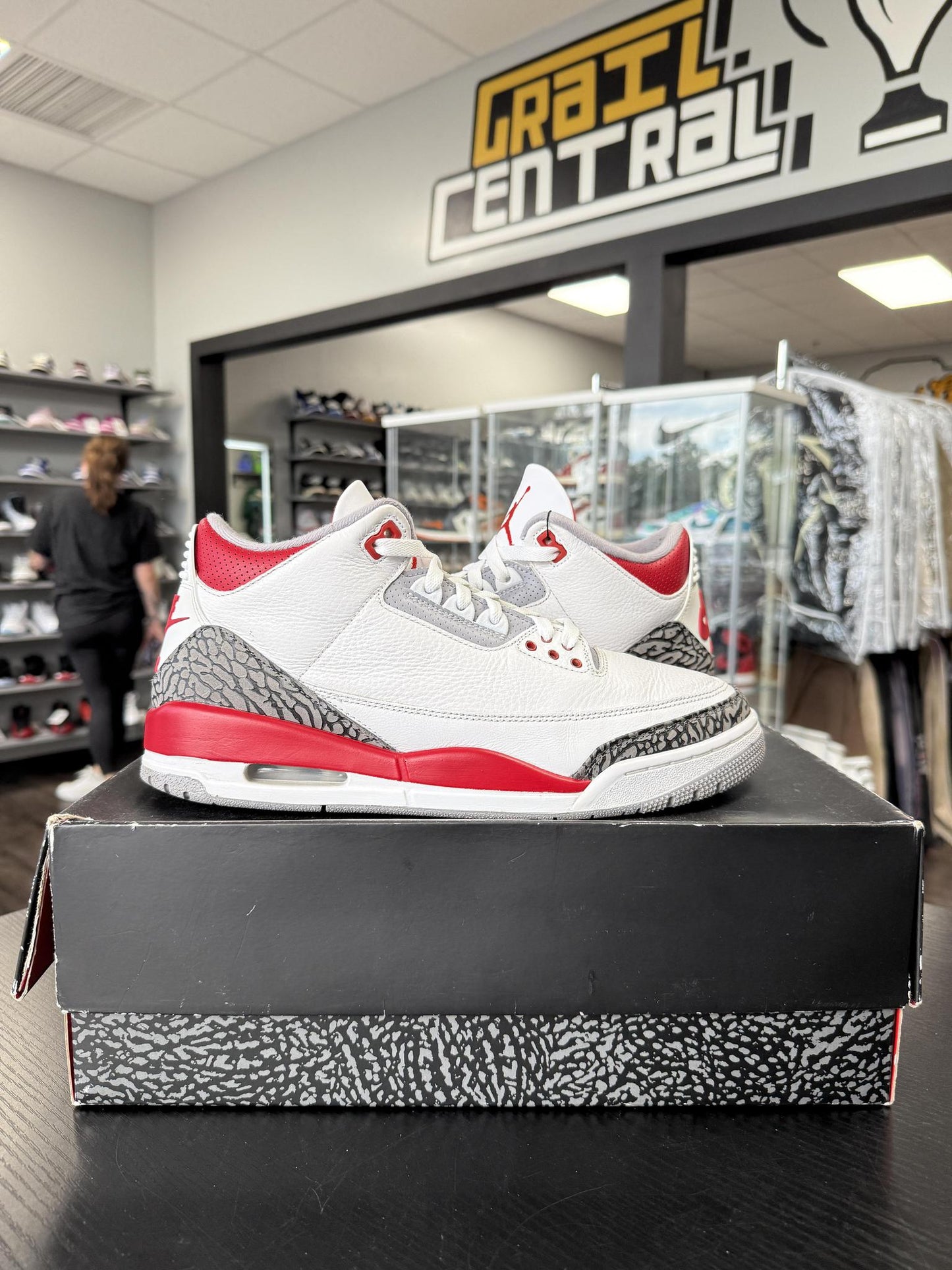 Jordan 3 "Fire Red" Used Size 11