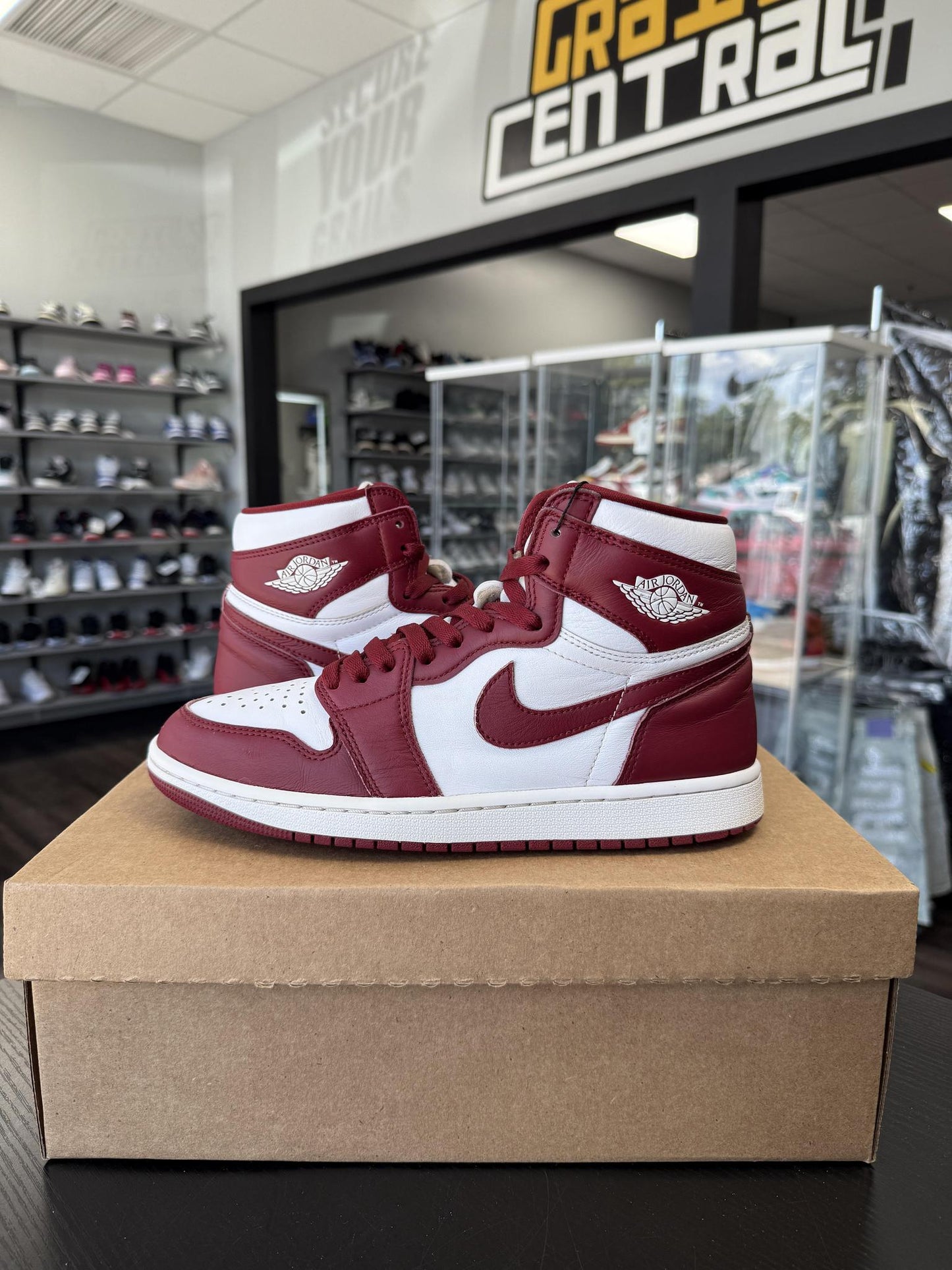 Jordan 1 "Team Red" Used Size 8.5