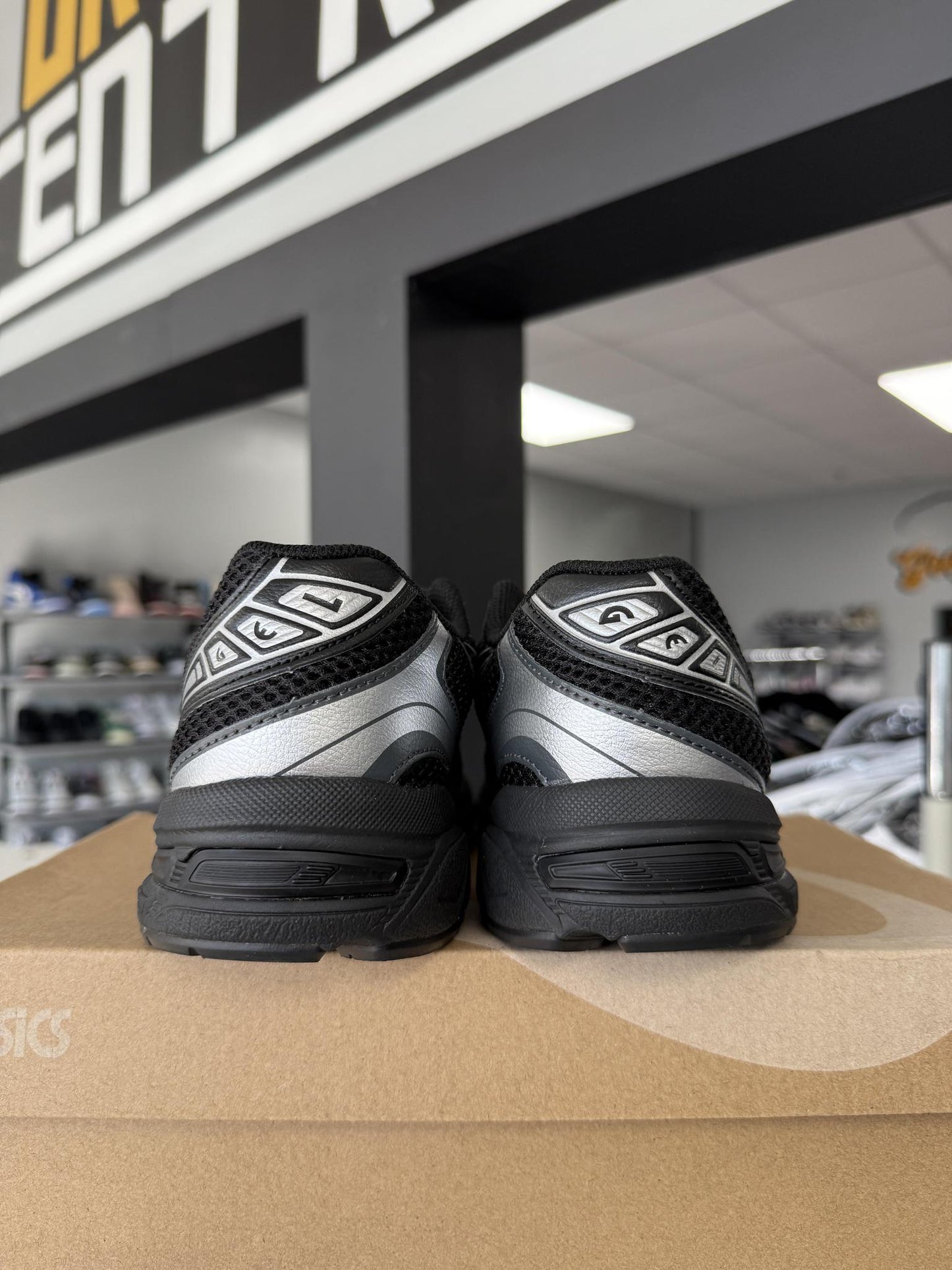 Asics Gel-1130 "Black Pure Silver" Used Size 5.5Y/7W